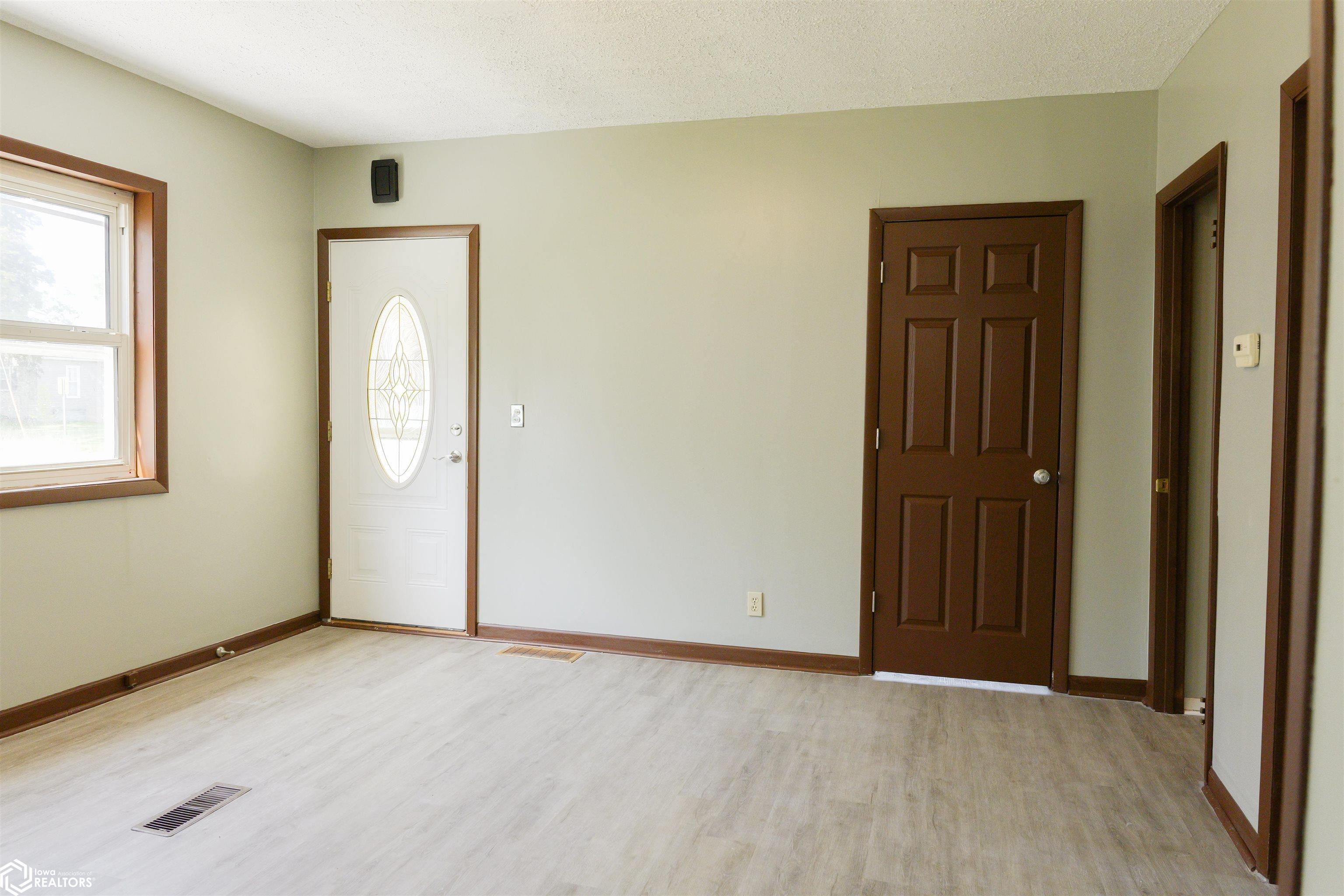 1334 S Leebrick Street, Burlington, Iowa image 15