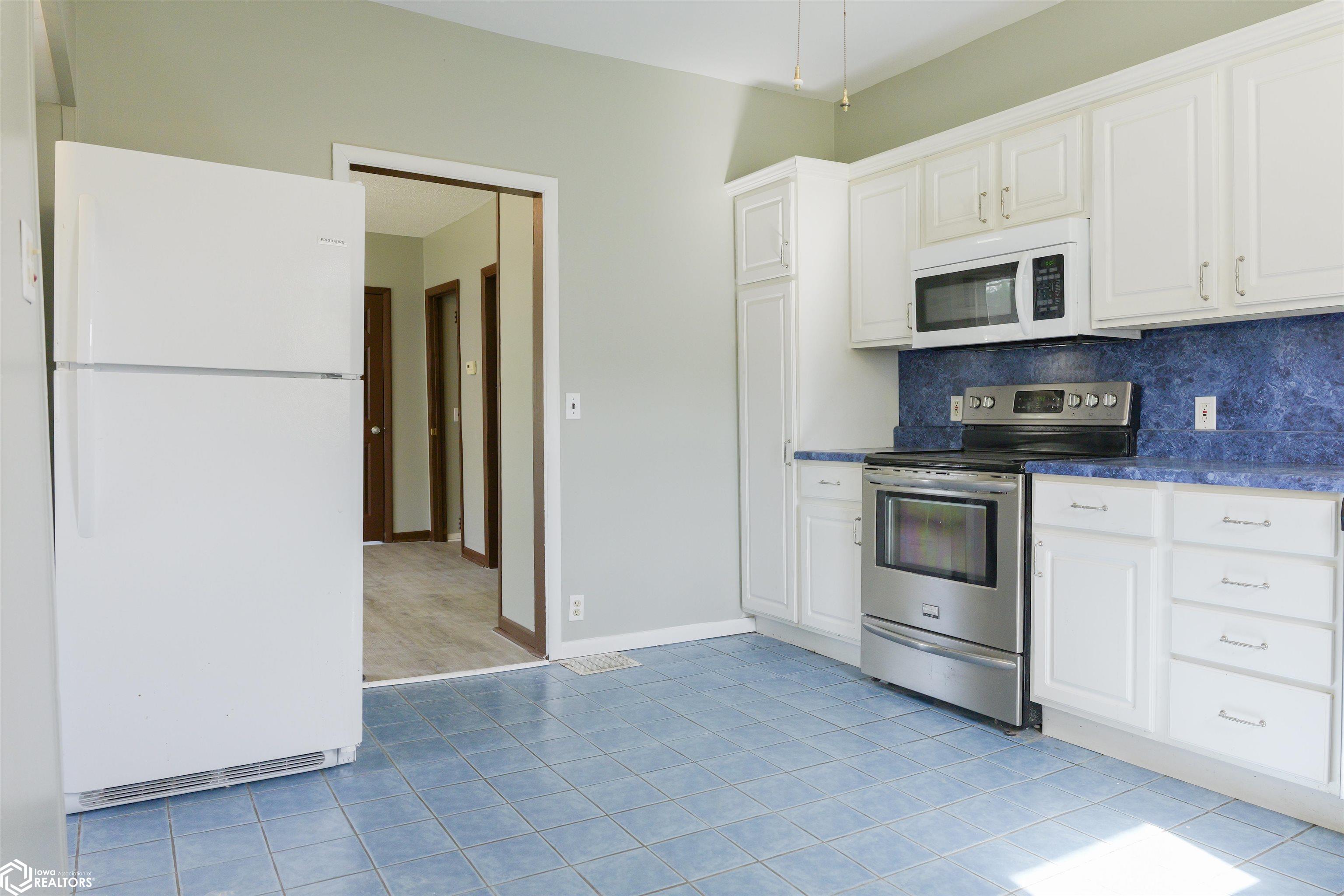 1334 S Leebrick Street, Burlington, Iowa image 19