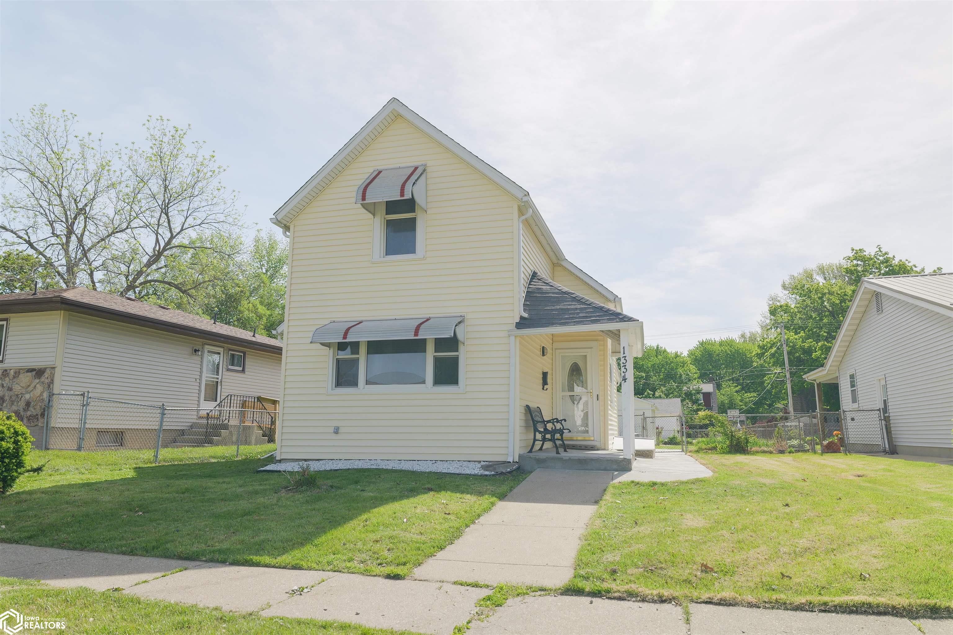 1334 S Leebrick Street, Burlington, Iowa image 3