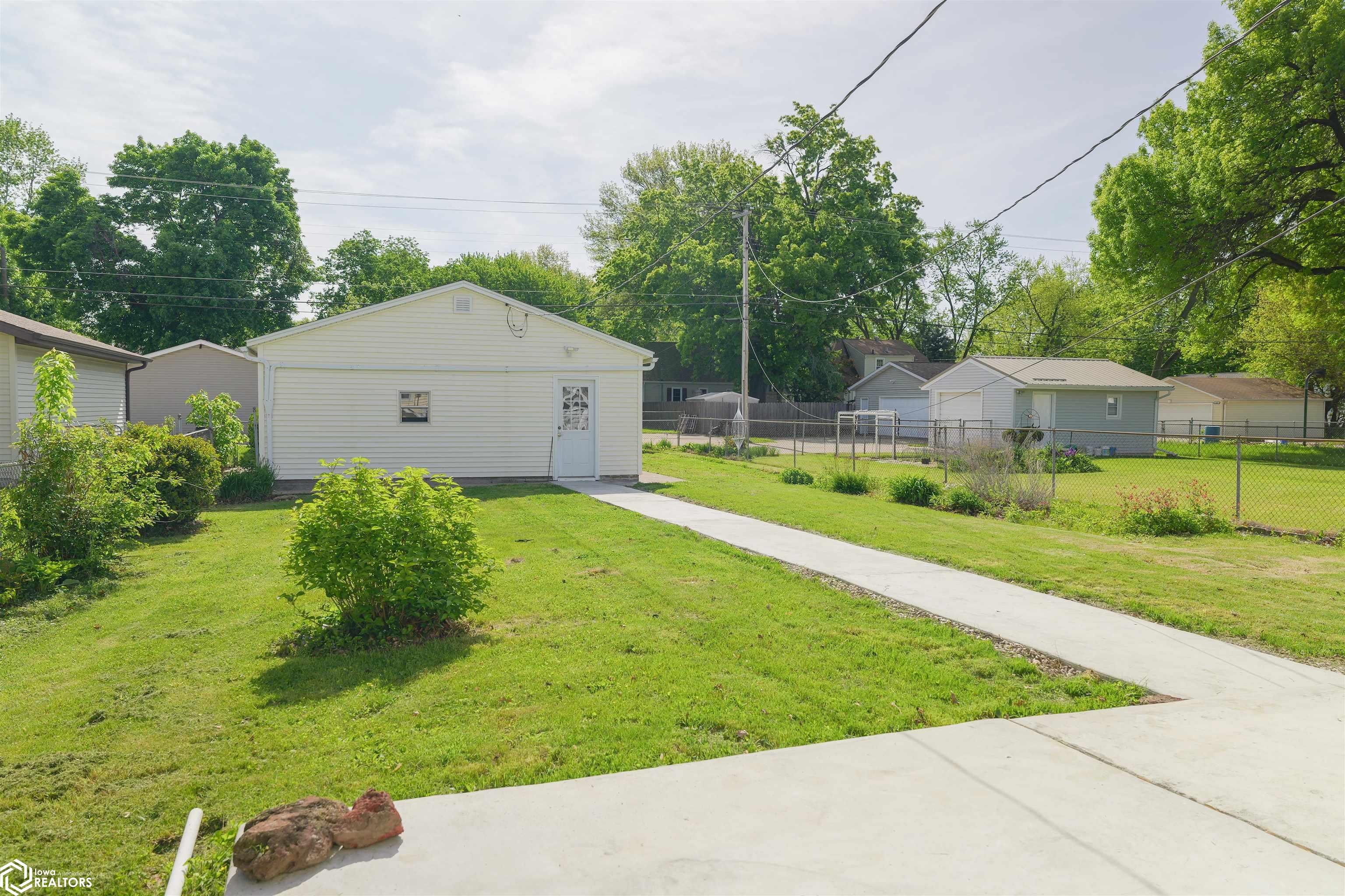 1334 S Leebrick Street, Burlington, Iowa image 34