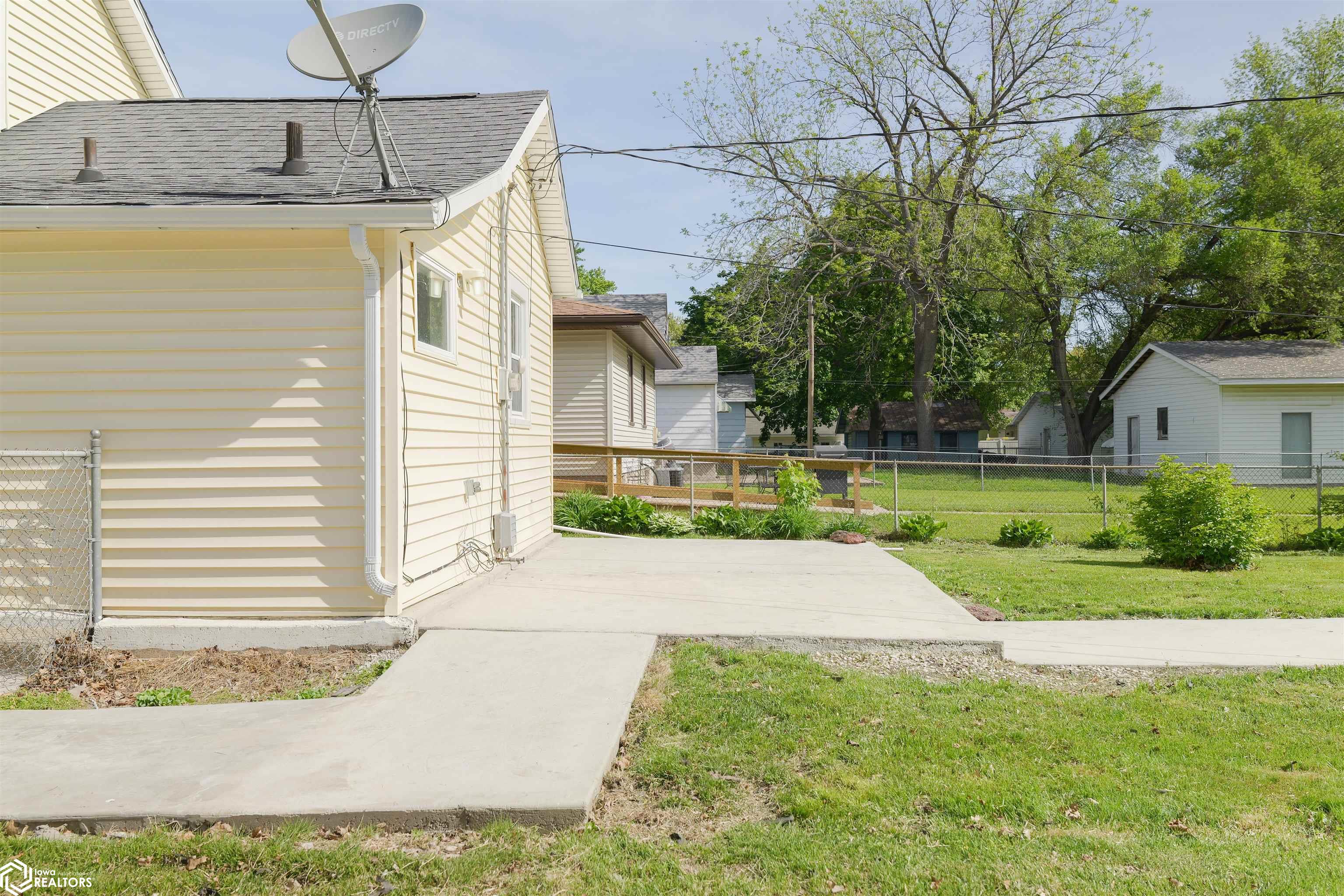 1334 S Leebrick Street, Burlington, Iowa image 8