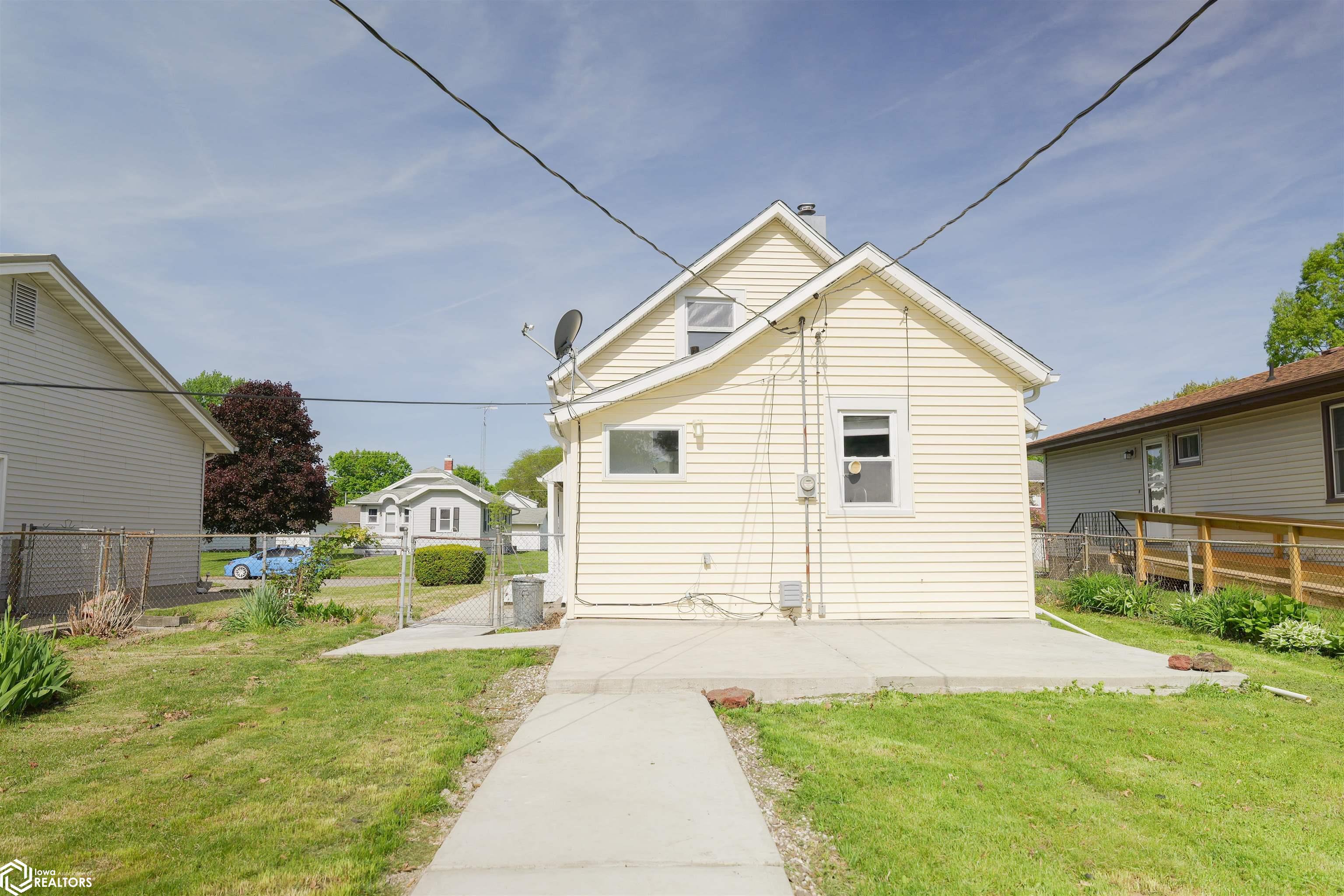 1334 S Leebrick Street, Burlington, Iowa image 9