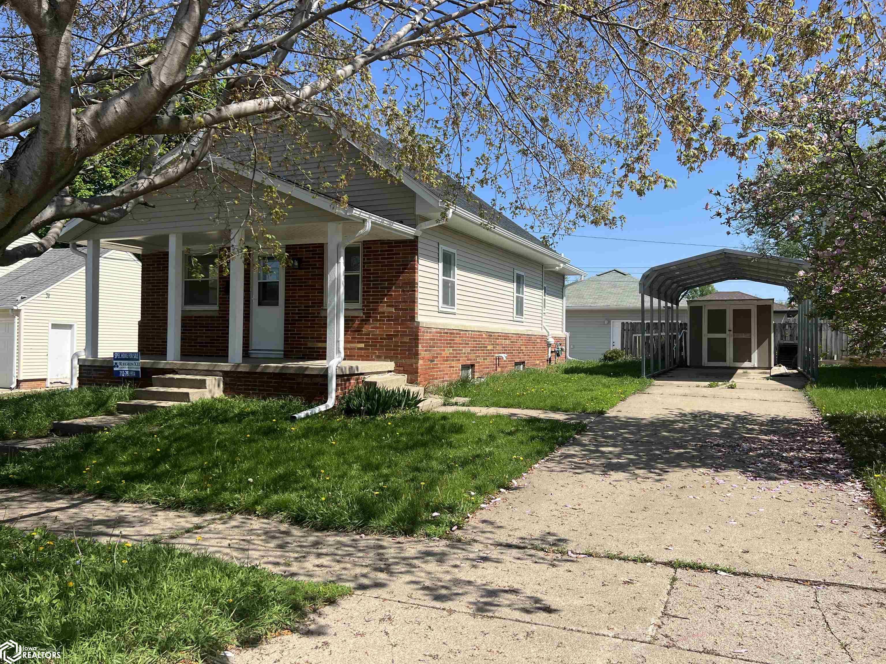 204 W 11th Street, Carroll, Iowa image 1