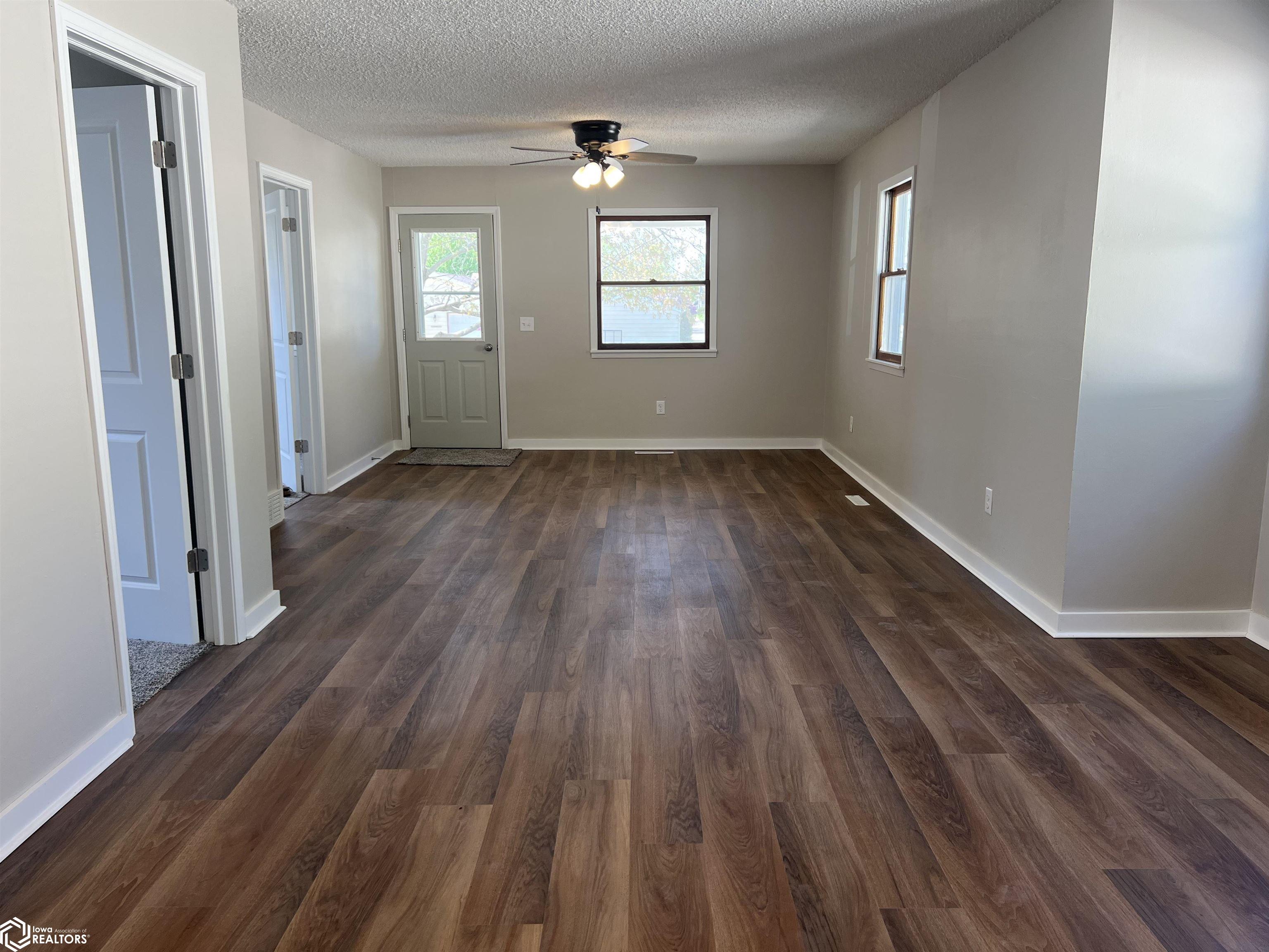 204 W 11th Street, Carroll, Iowa image 3