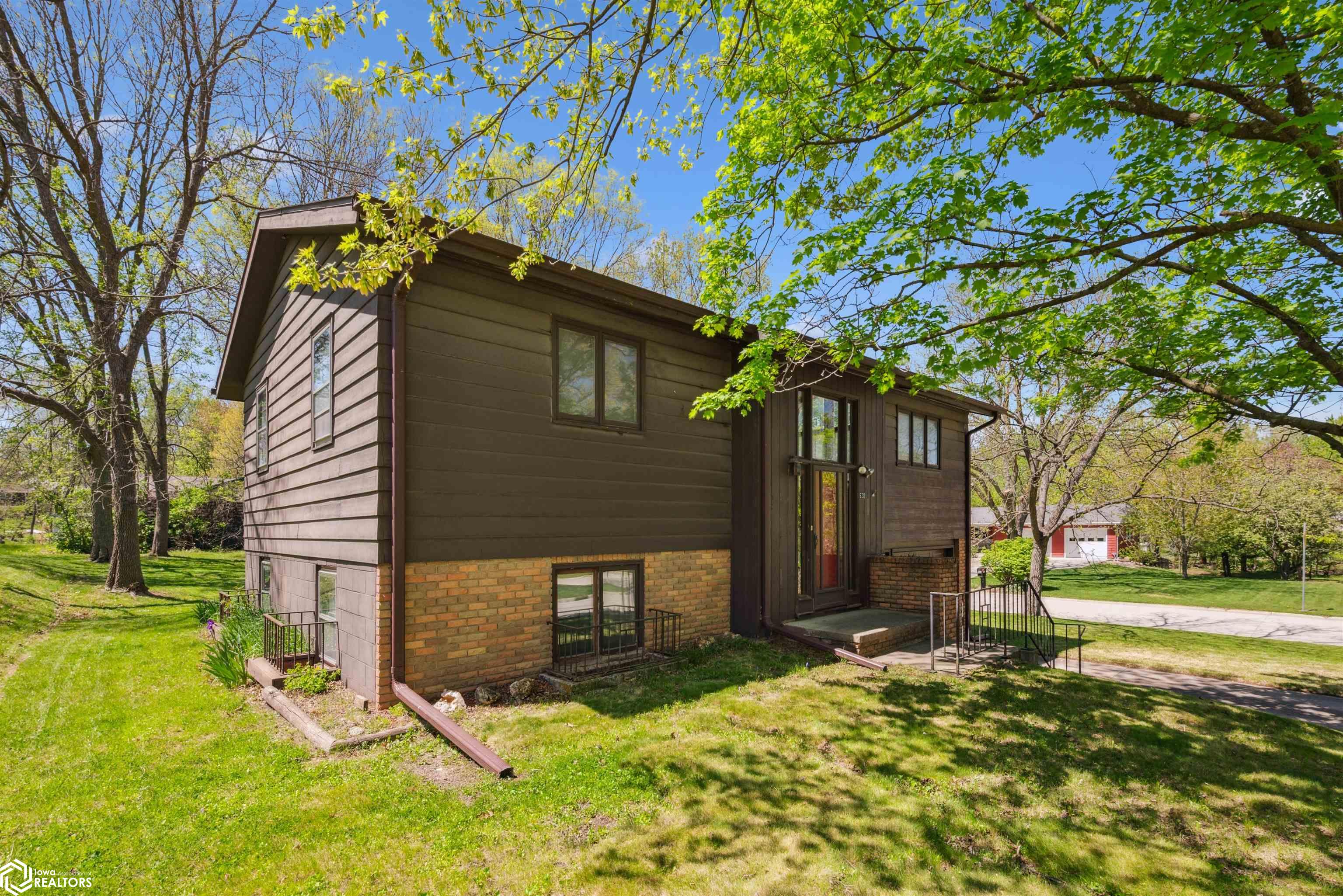620 Highview Street, Nevada, Iowa image 2