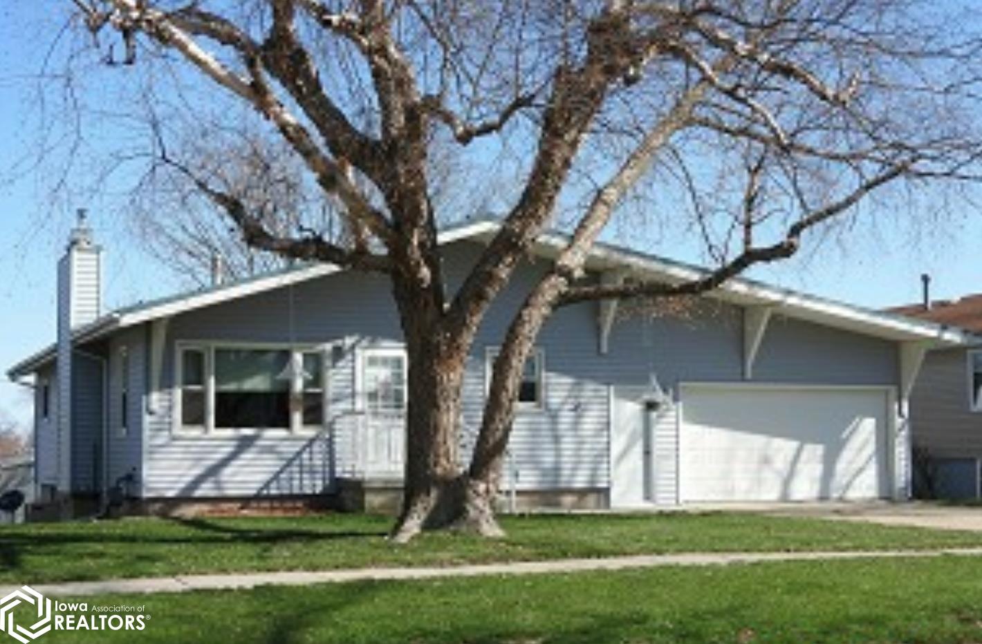 209 Westwood Drive, Marshalltown, Iowa image 1