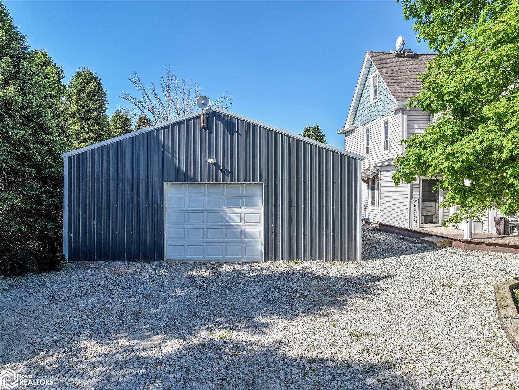 2607 220th Street, Logan, Iowa image 3