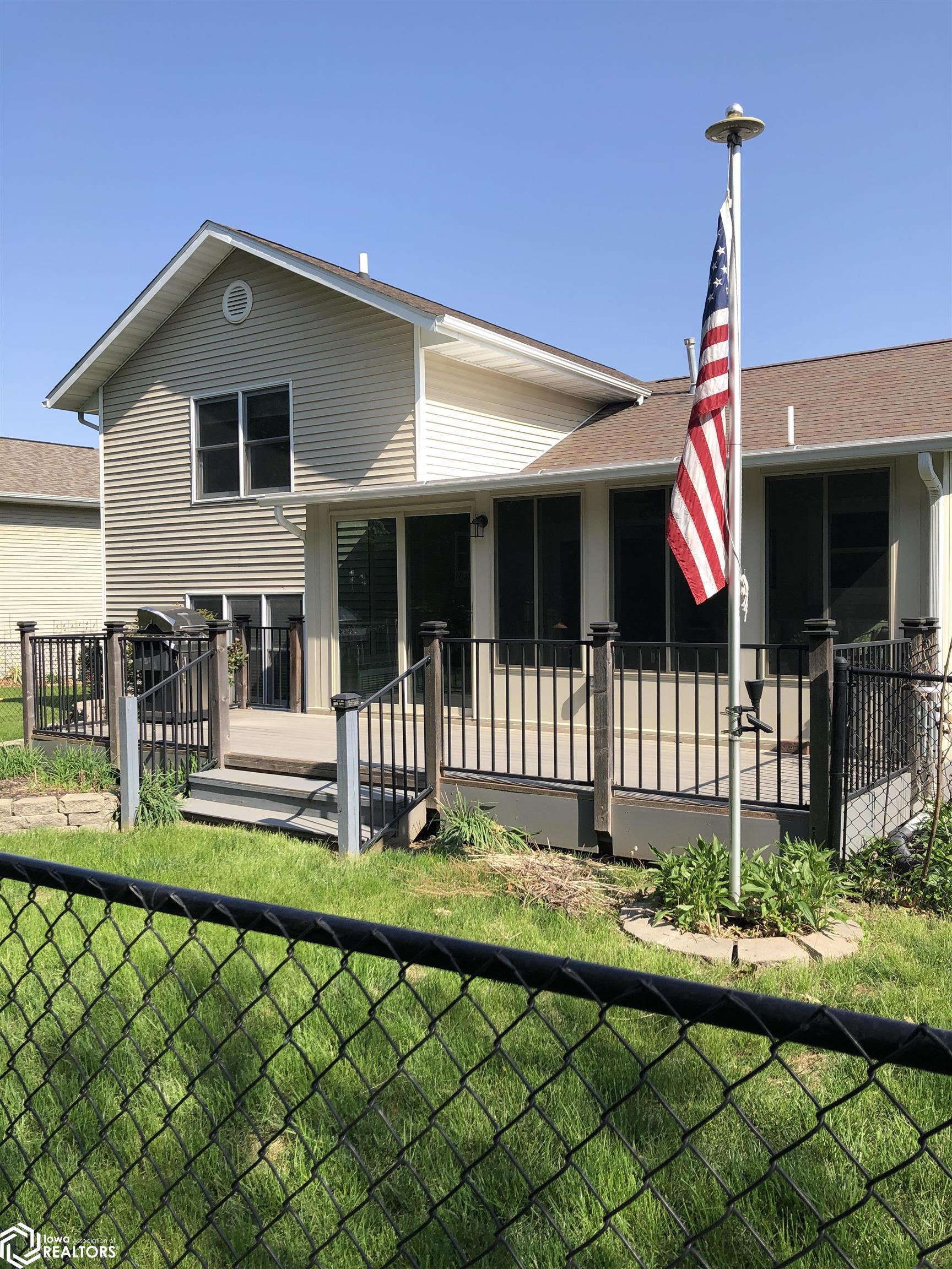 1604 Clay Court, Oskaloosa, Iowa image 4