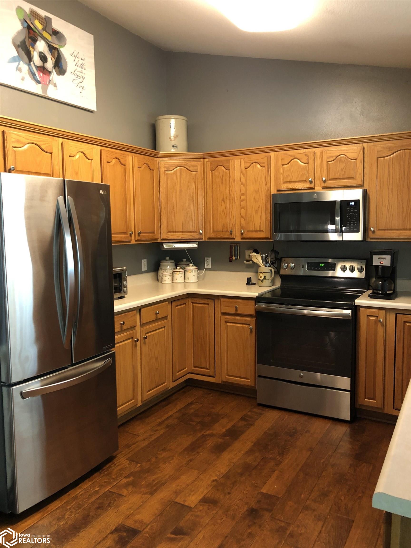 1604 Clay Court, Oskaloosa, Iowa image 9