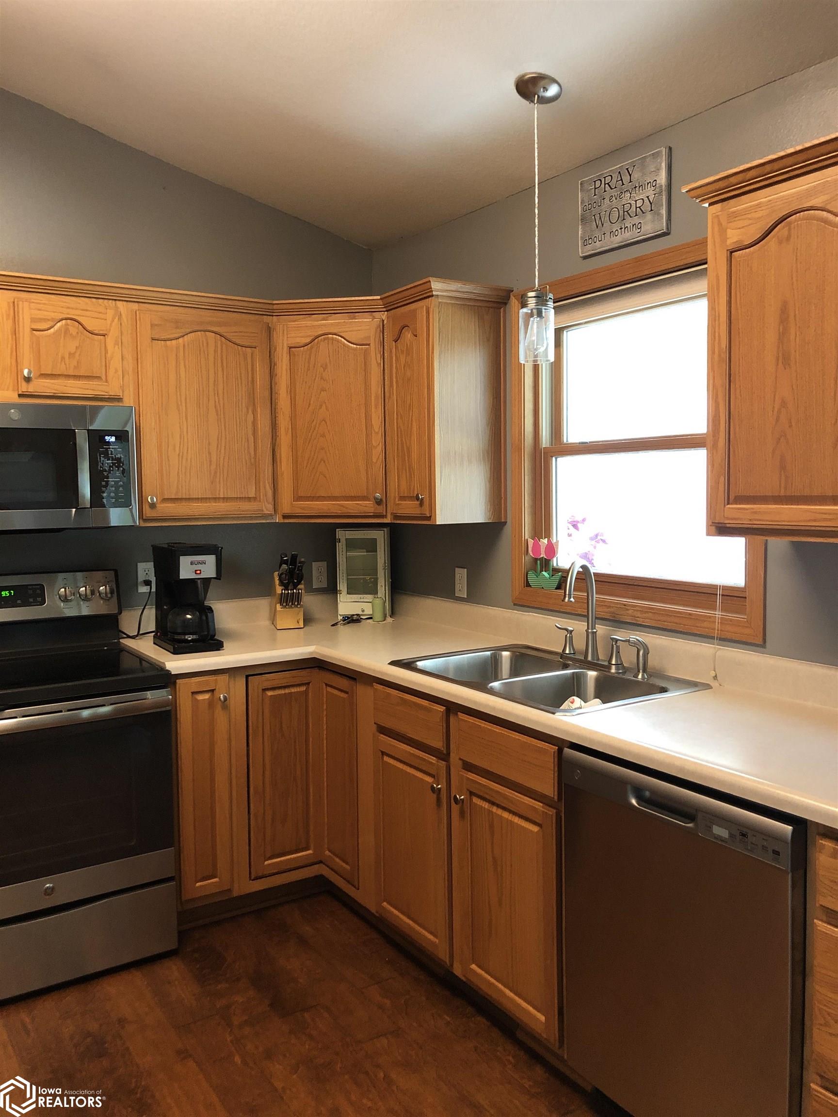 1604 Clay Court, Oskaloosa, Iowa image 10