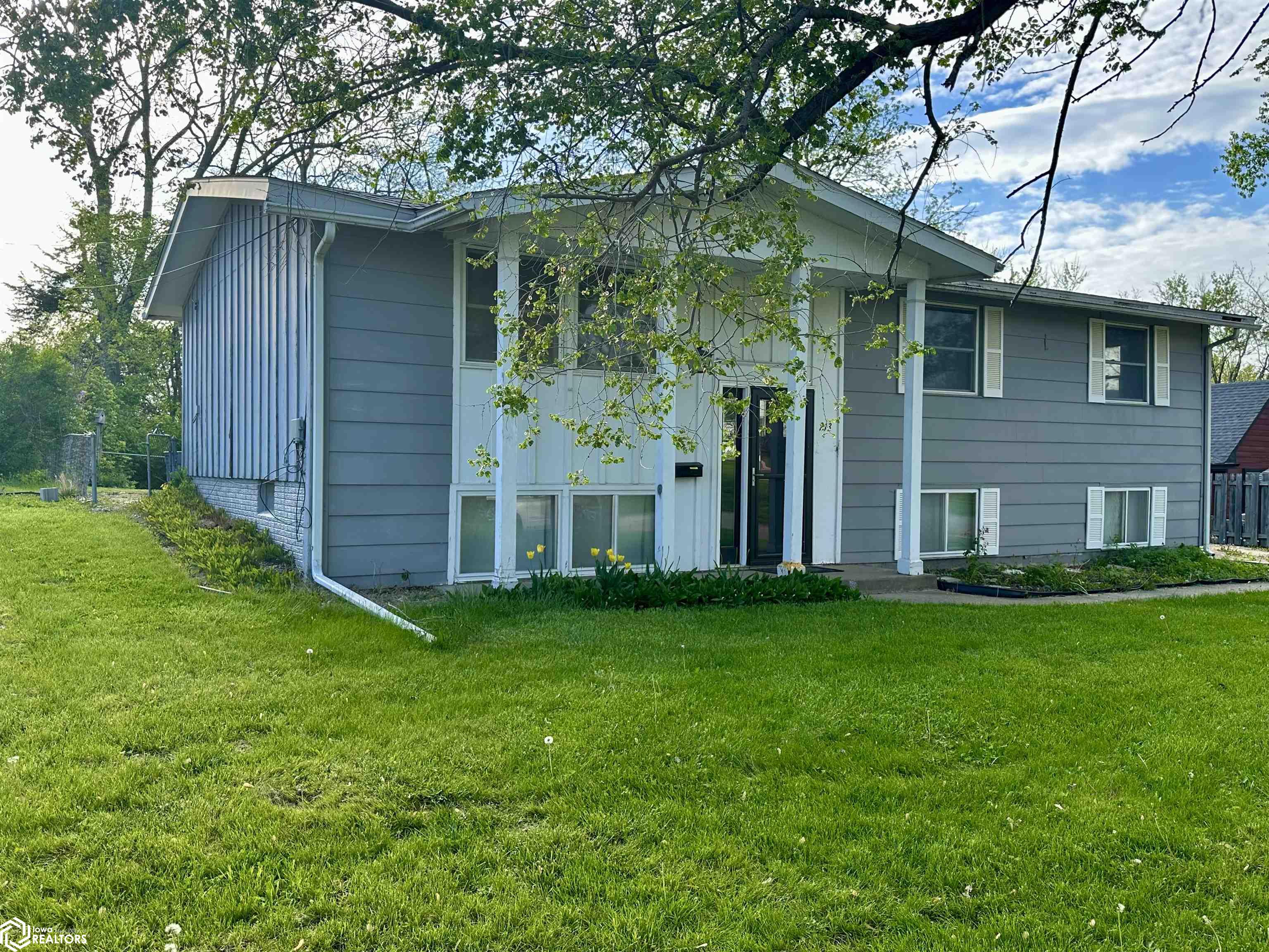 213 S 13th Street, Chariton, Iowa image 1