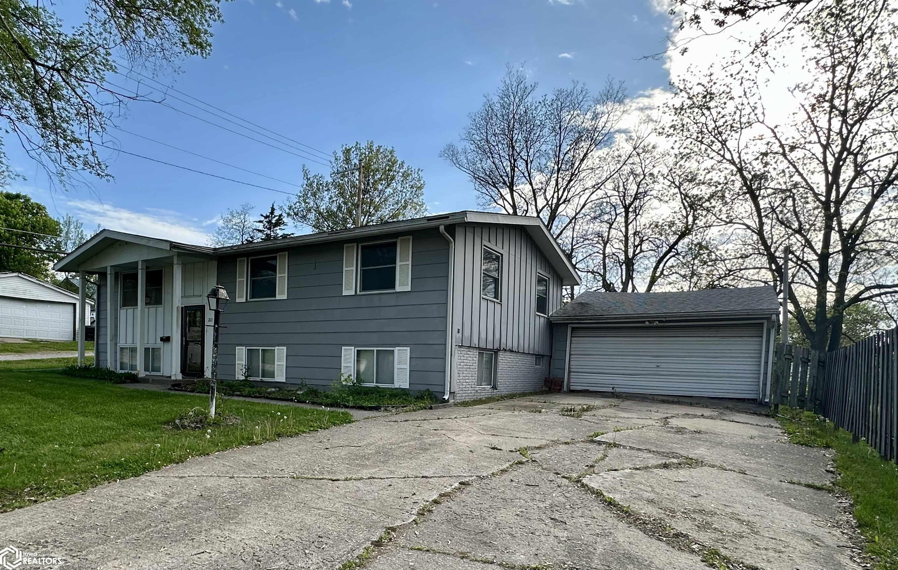 213 S 13th Street, Chariton, Iowa image 4