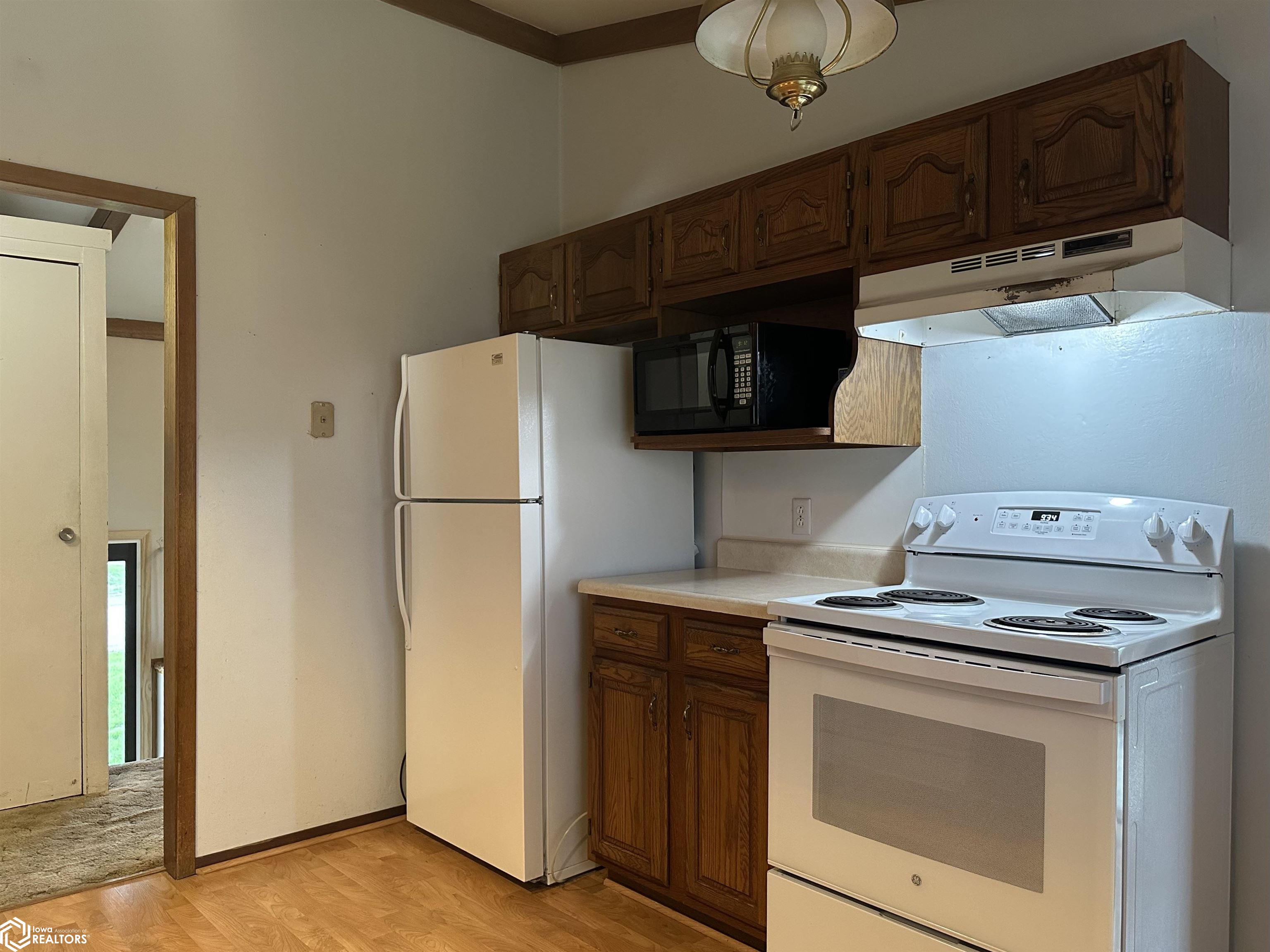 213 S 13th Street, Chariton, Iowa image 9