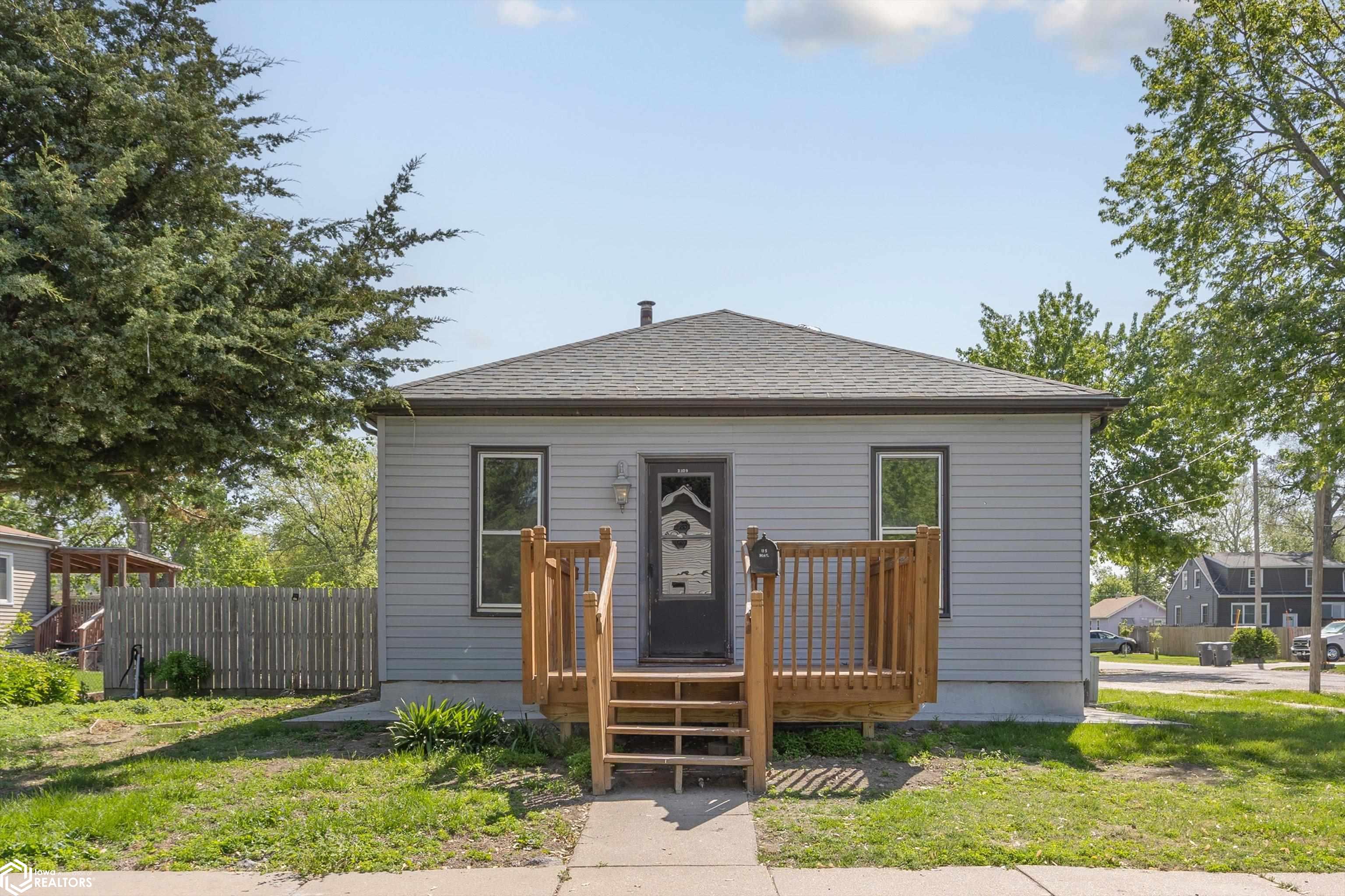 2329 S 8th Street, Council Bluffs, Iowa image 1