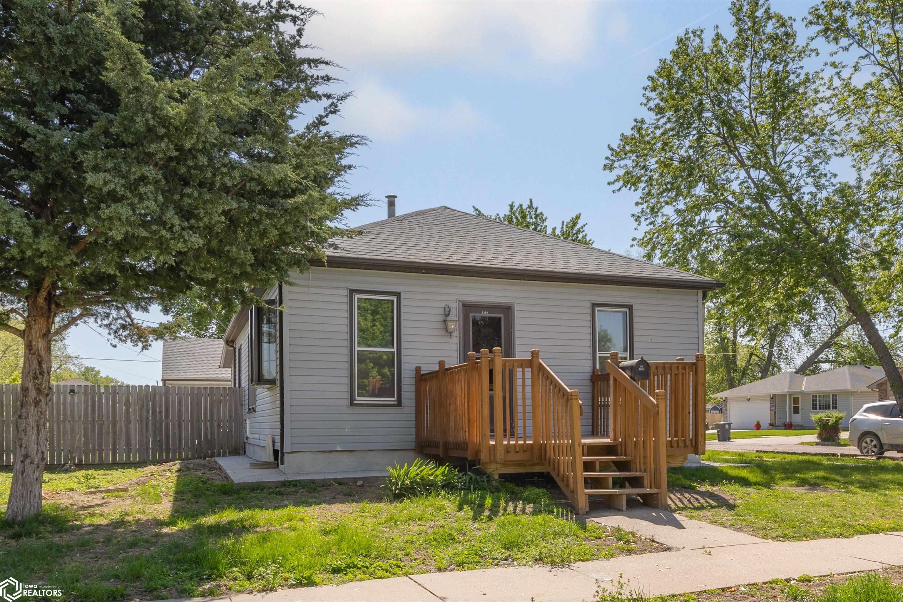 2329 S 8th Street, Council Bluffs, Iowa image 2