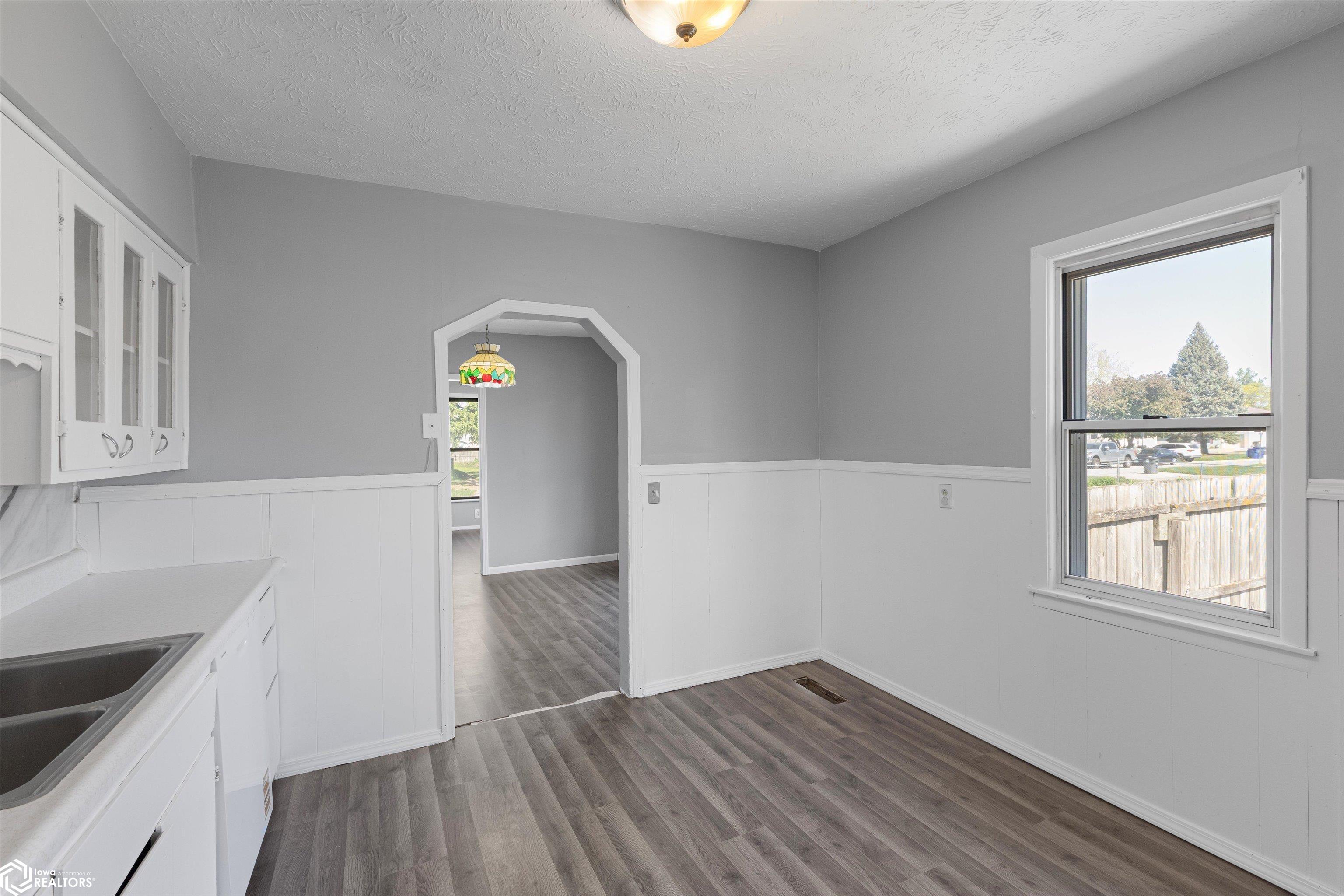 2329 S 8th Street, Council Bluffs, Iowa image 8