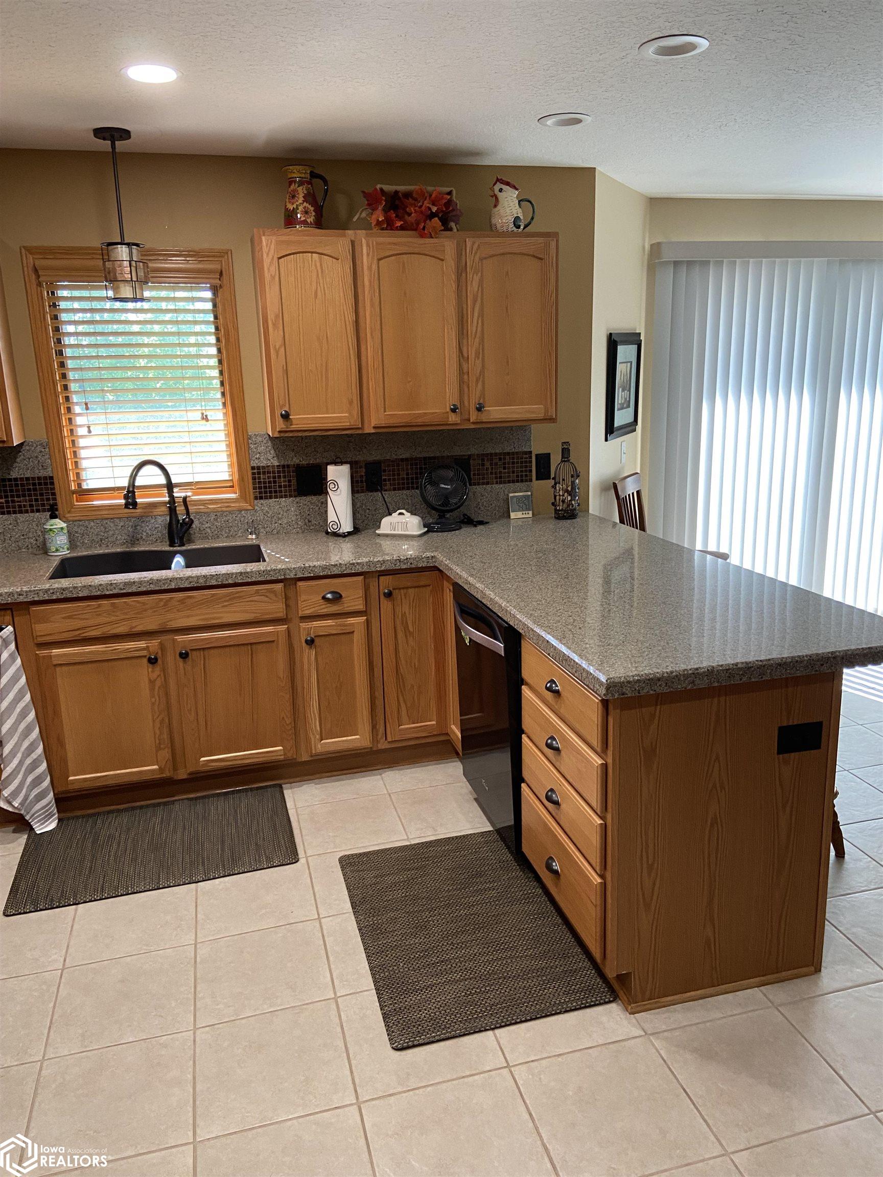 5 S 29th Street, Marshalltown, Iowa image 11