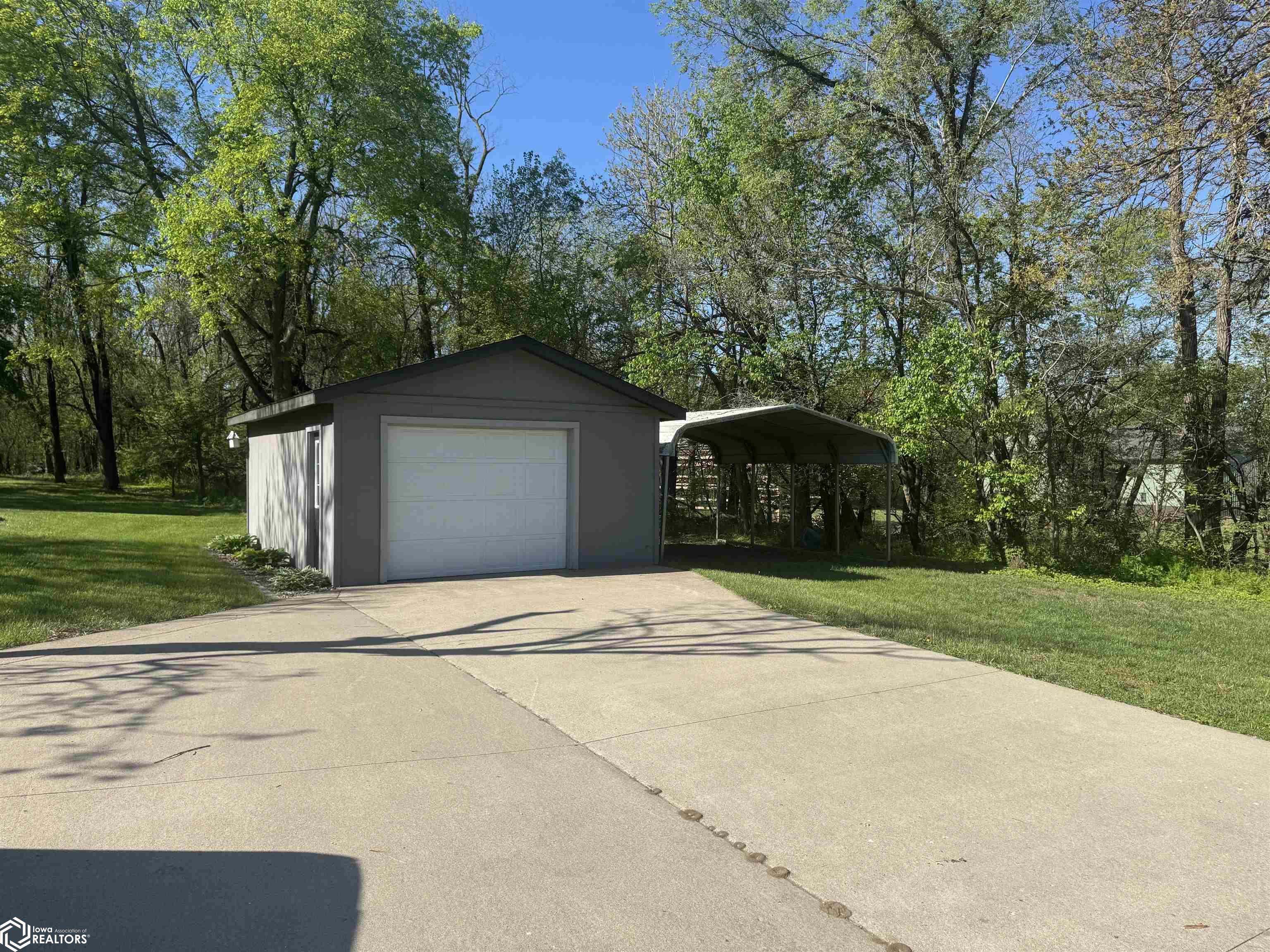 1201 Berdan Extension, Eddyville, Iowa image 5