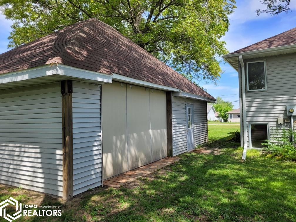 707 E Pleasant Valley Street, Sigourney, Iowa image 4