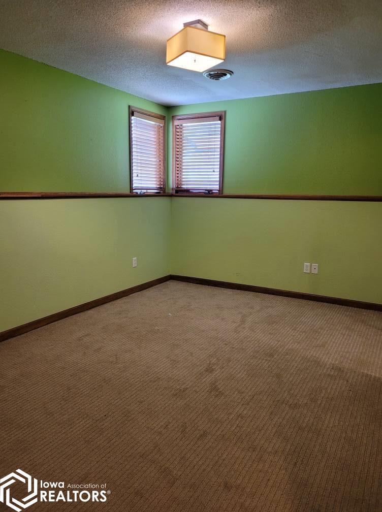 707 E Pleasant Valley Street, Sigourney, Iowa image 35