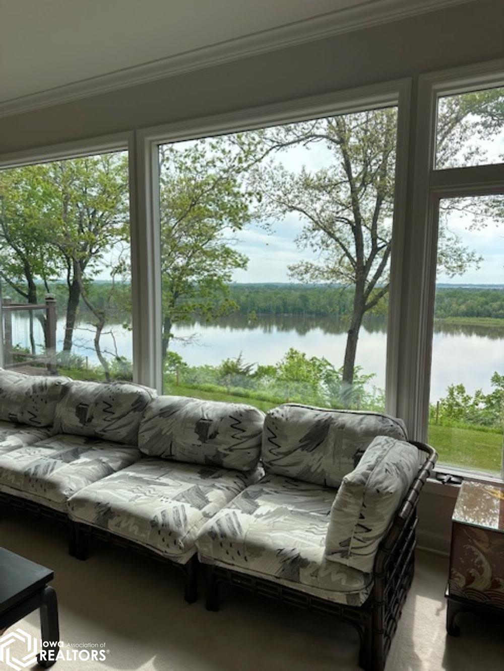6124 Nikonha Place, Burlington, Iowa image 12