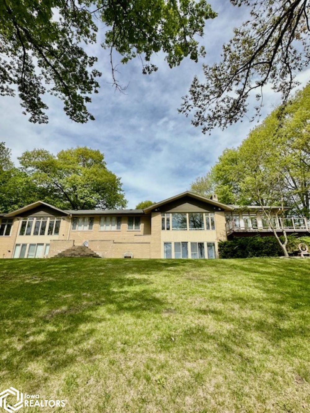 6124 Nikonha Place, Burlington, Iowa image 46