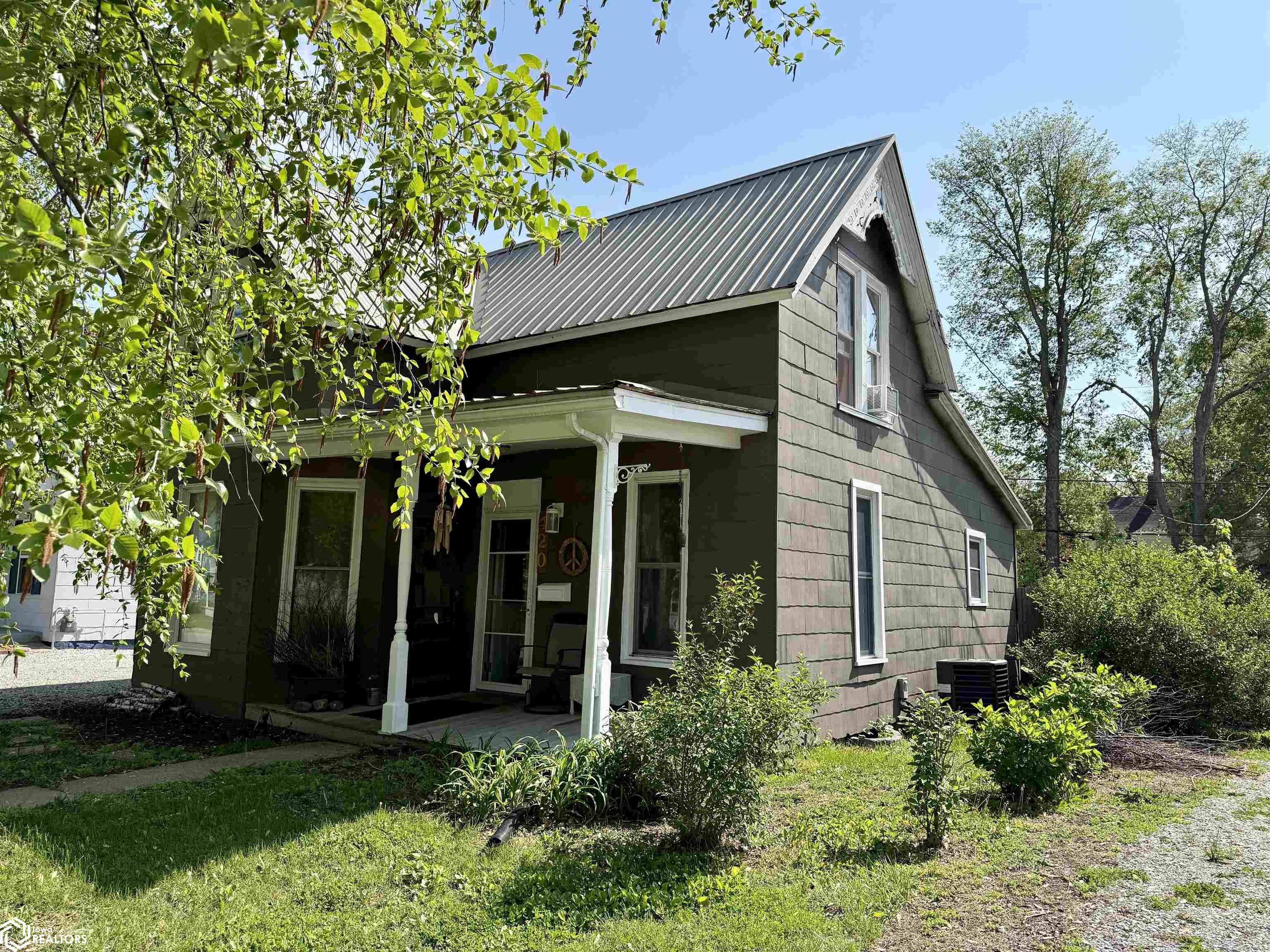 420 N D Street, Oskaloosa, Iowa image 2