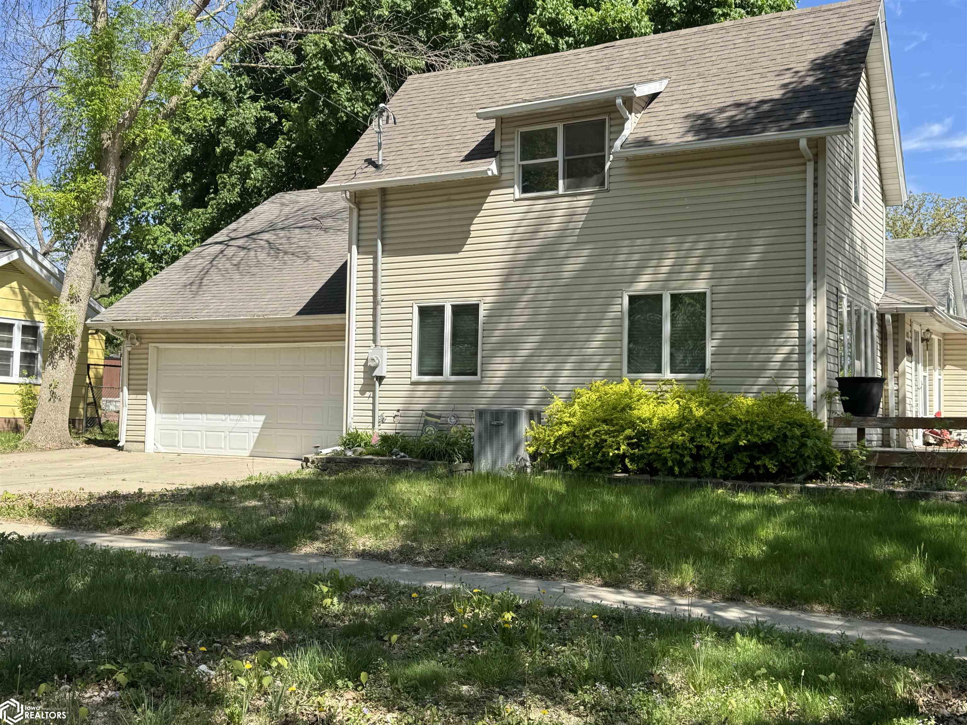 113 S 9th Street, Clear Lake, Iowa image 3