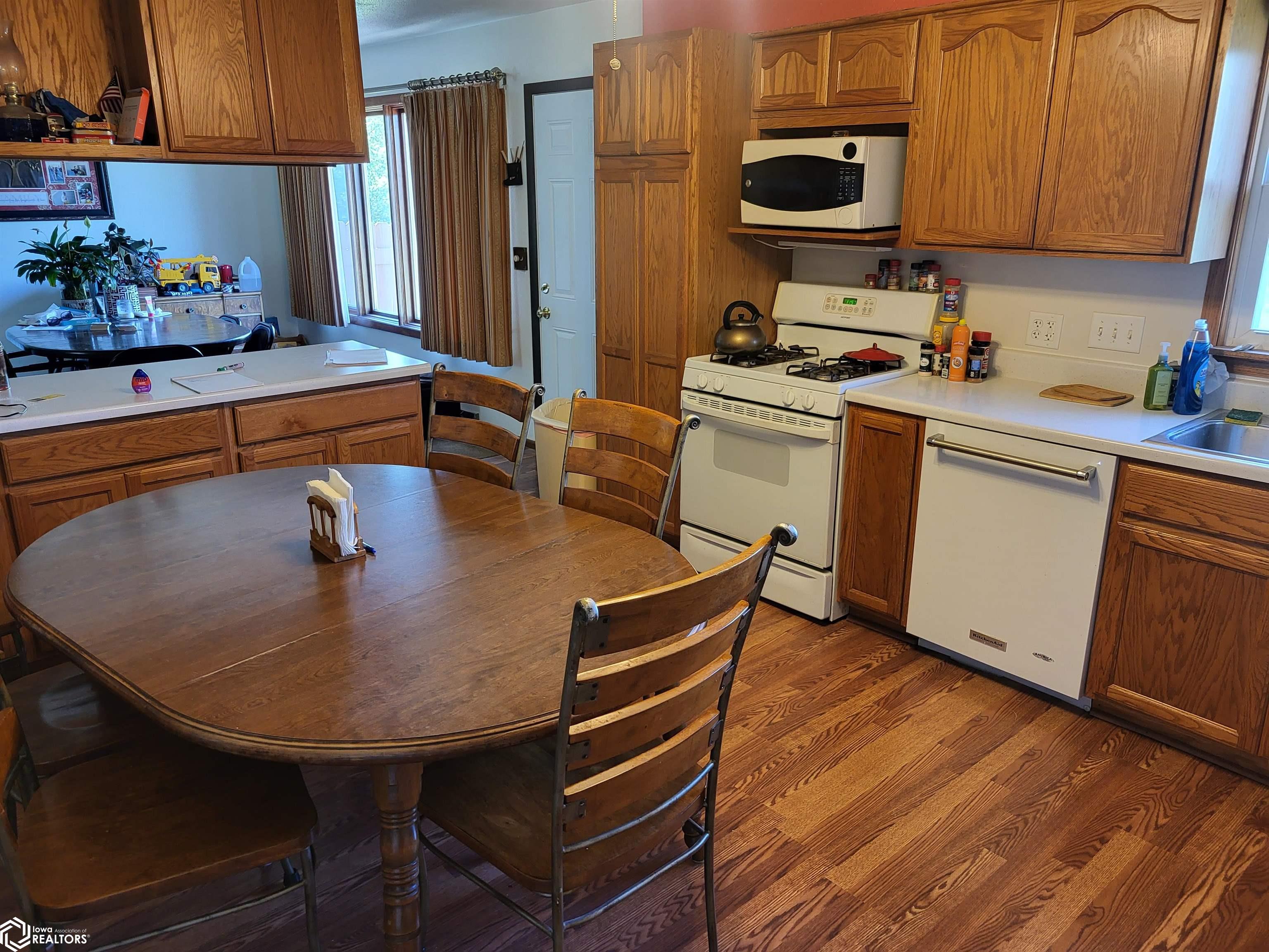 2502 Reyclif Drive, Marshalltown, Iowa image 7