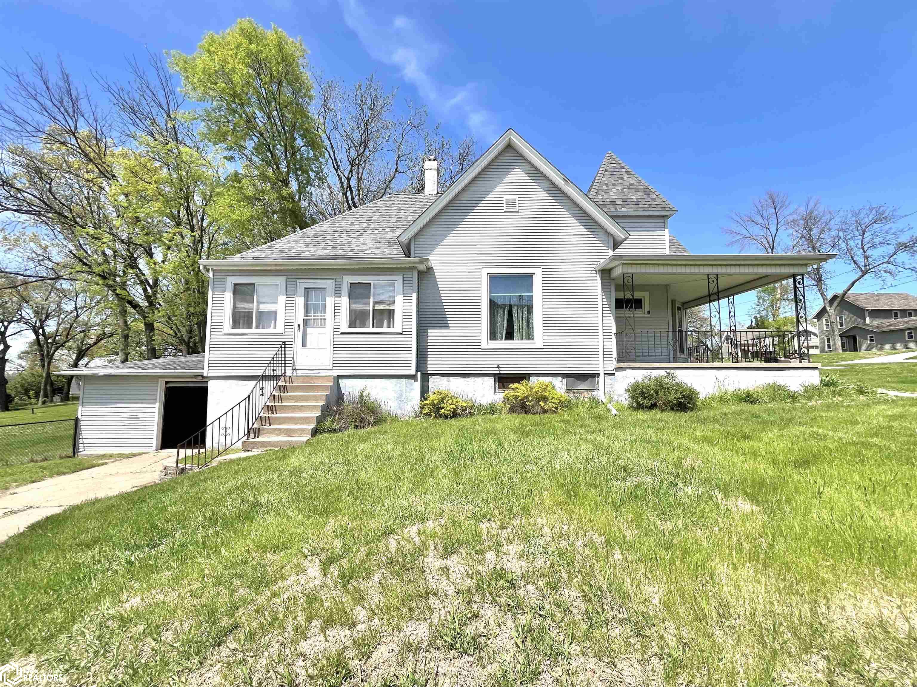 1315 Locust Street, Atlantic, Iowa image 2