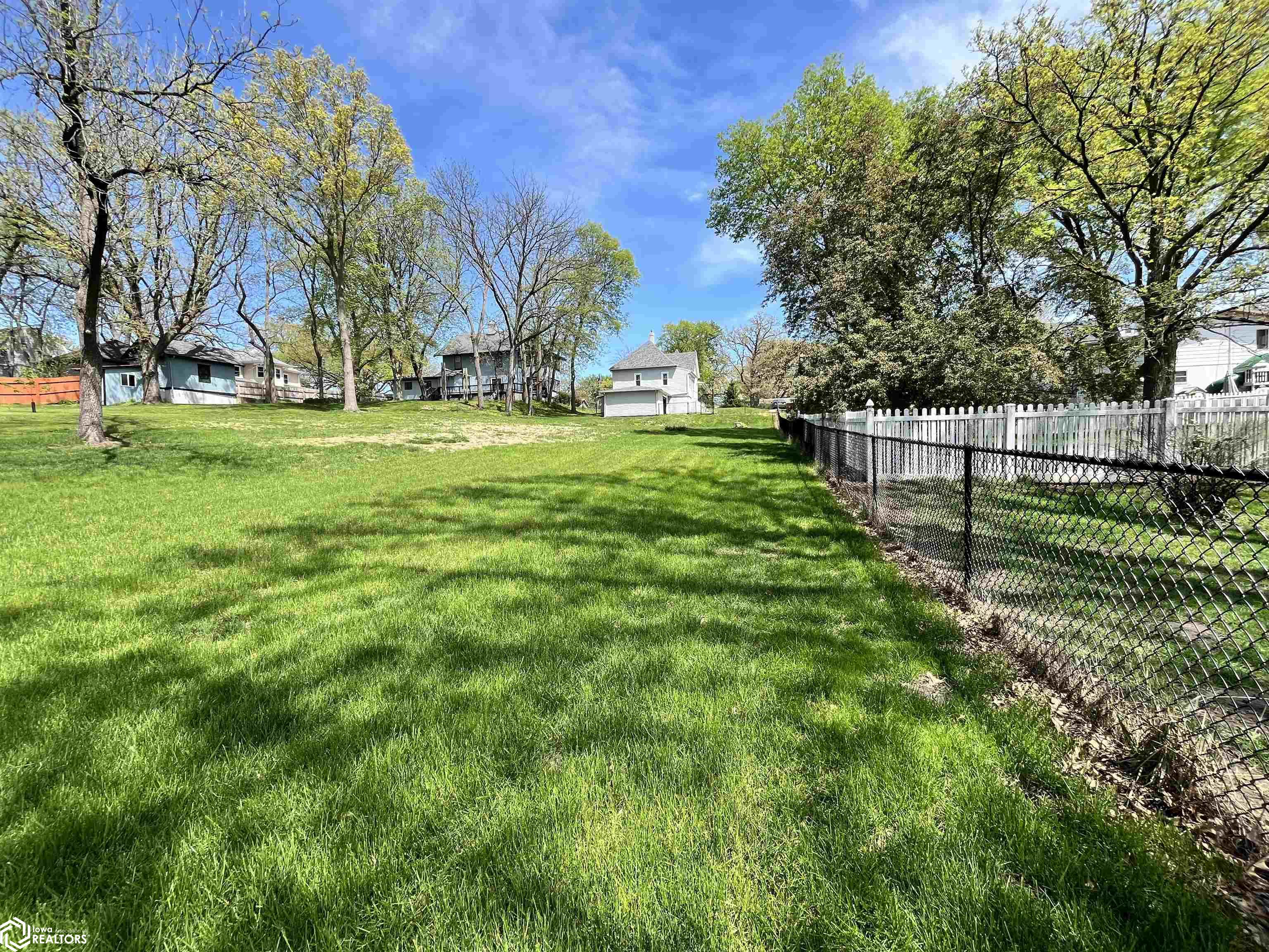1315 Locust Street, Atlantic, Iowa image 4