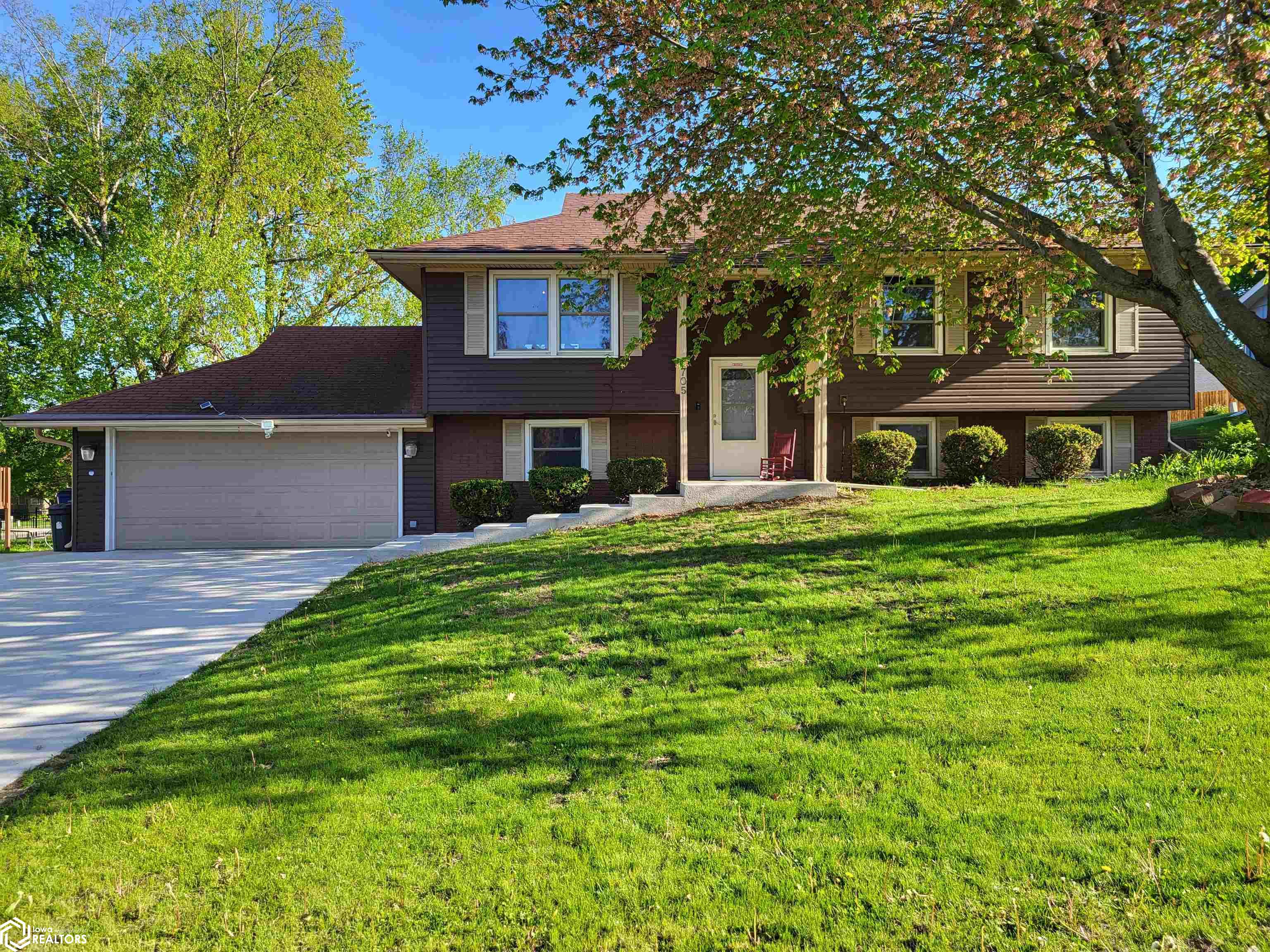 705 Newcastle Road, Marshalltown, Iowa image 1