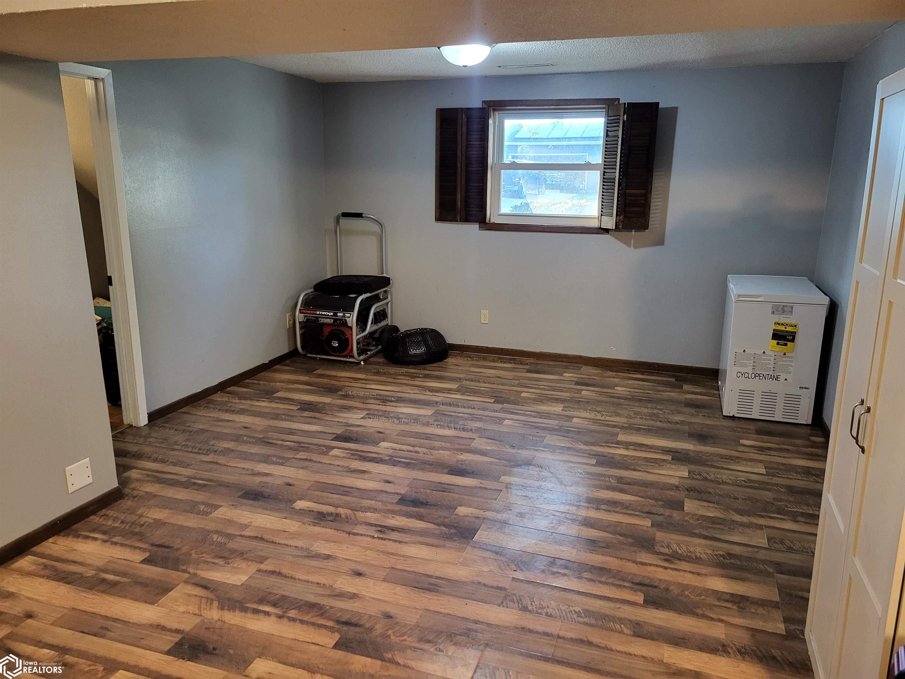 705 Newcastle Road, Marshalltown, Iowa image 35