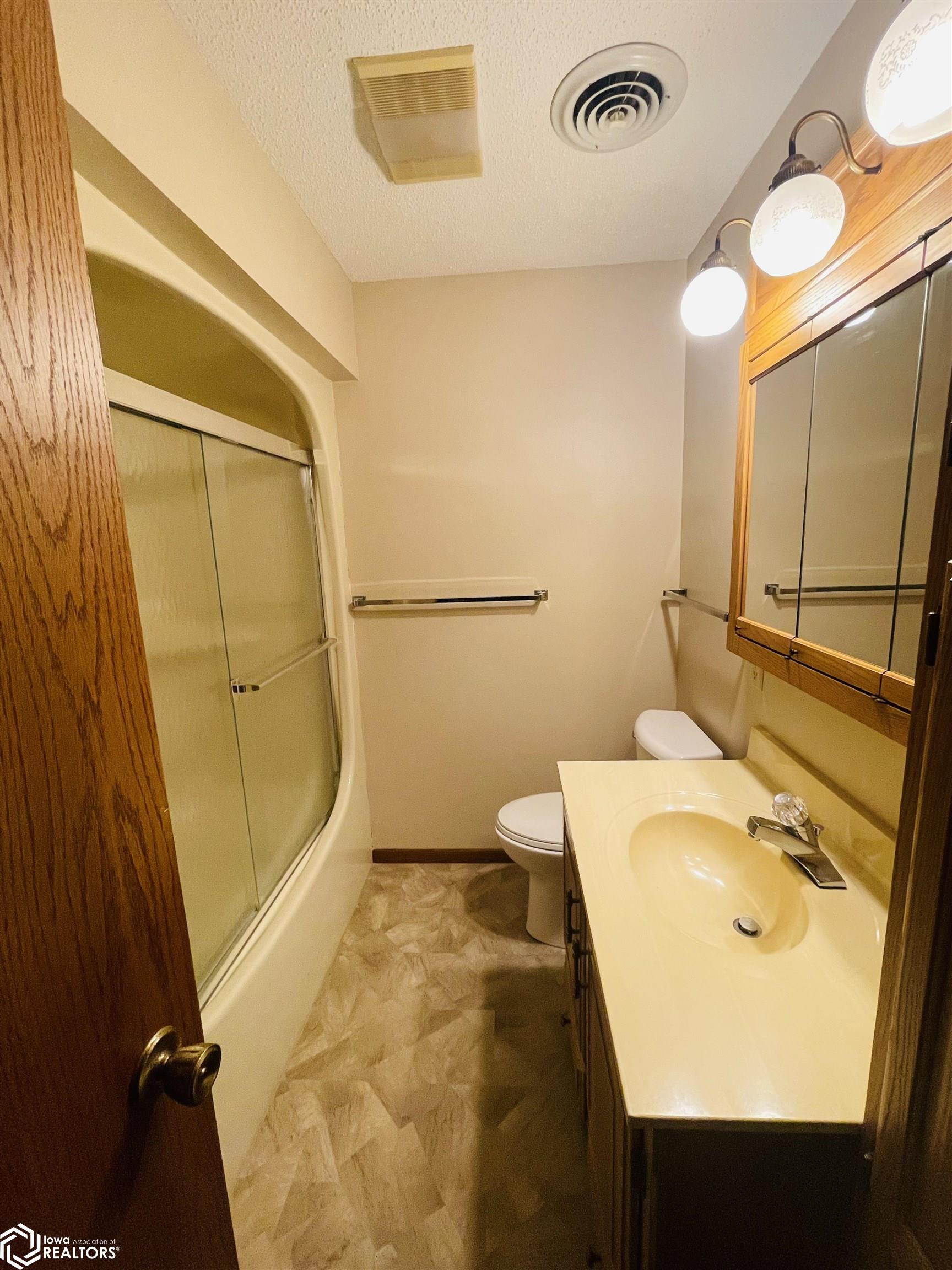 403 2nd Avenue #4, Oskaloosa, Iowa image 6
