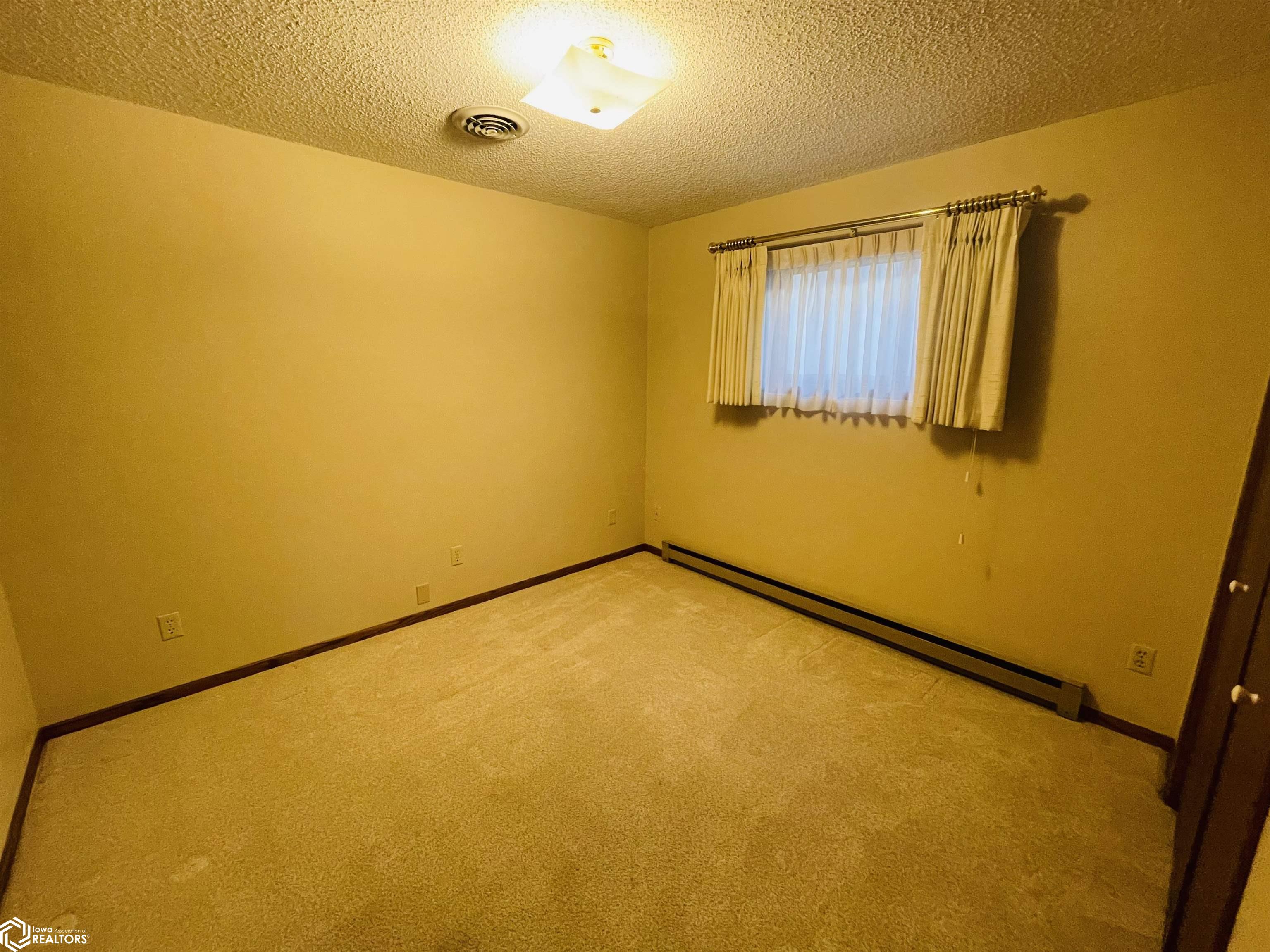 403 2nd Avenue #4, Oskaloosa, Iowa image 8