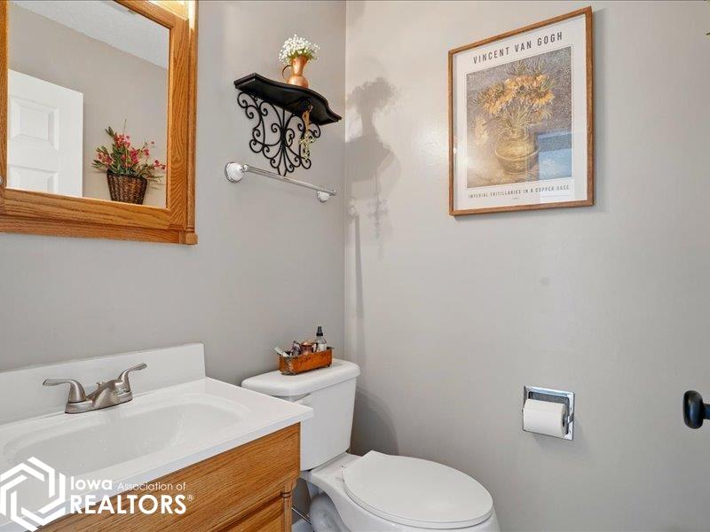 808 Easy Street, Burlington, Iowa image 11