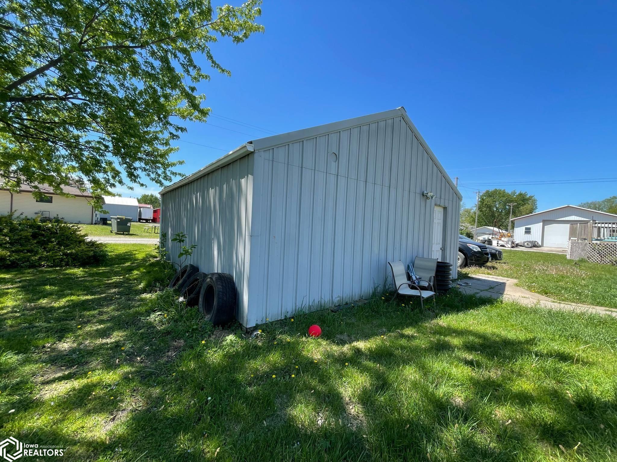 516 W Lee Street, Seymour, Iowa image 24