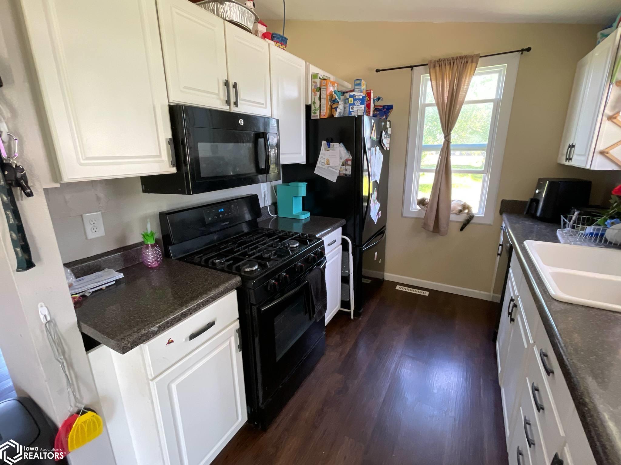 516 W Lee Street, Seymour, Iowa image 6