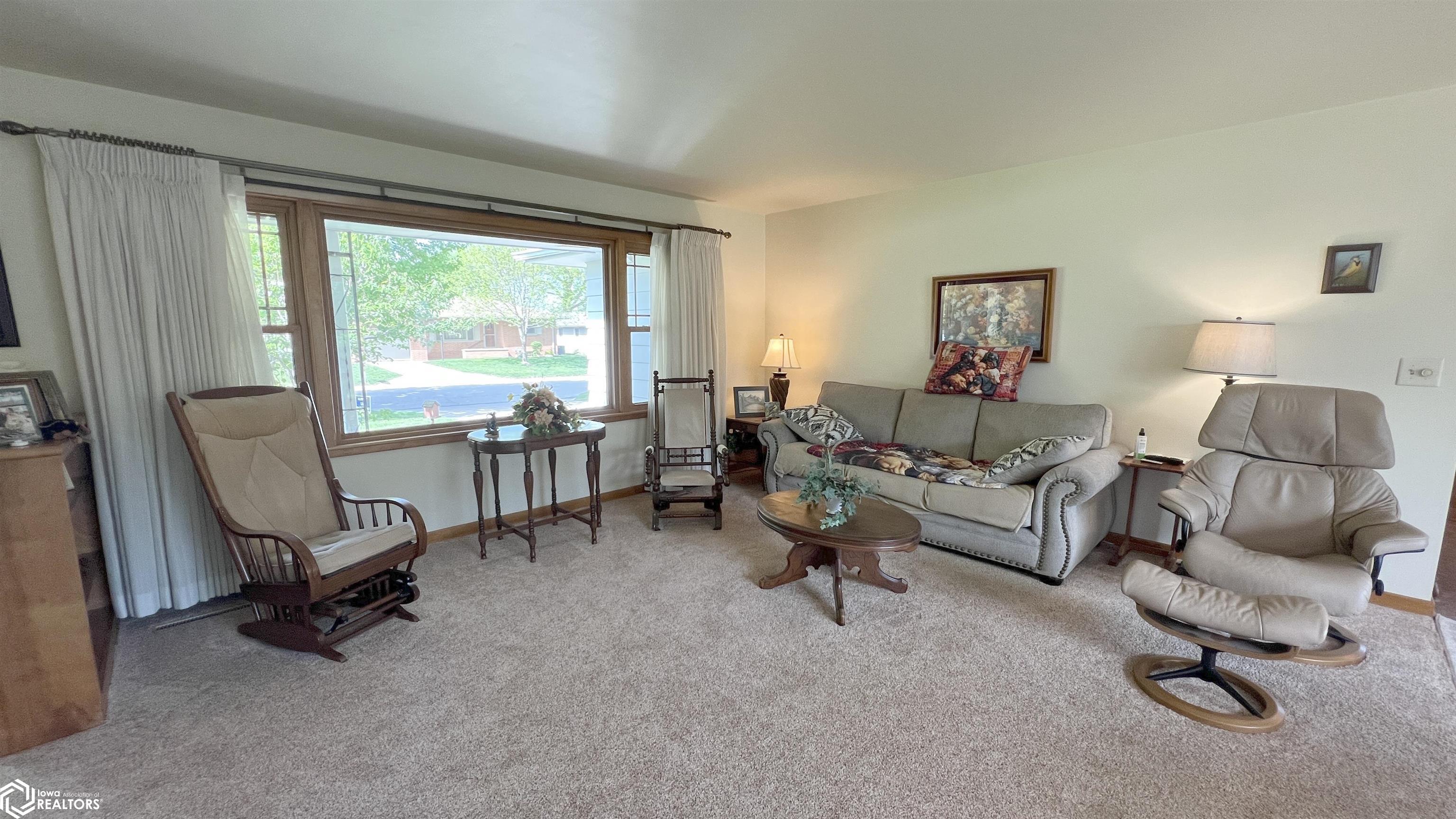 1715 Hillcrest Drive, Mason City, Iowa image 5