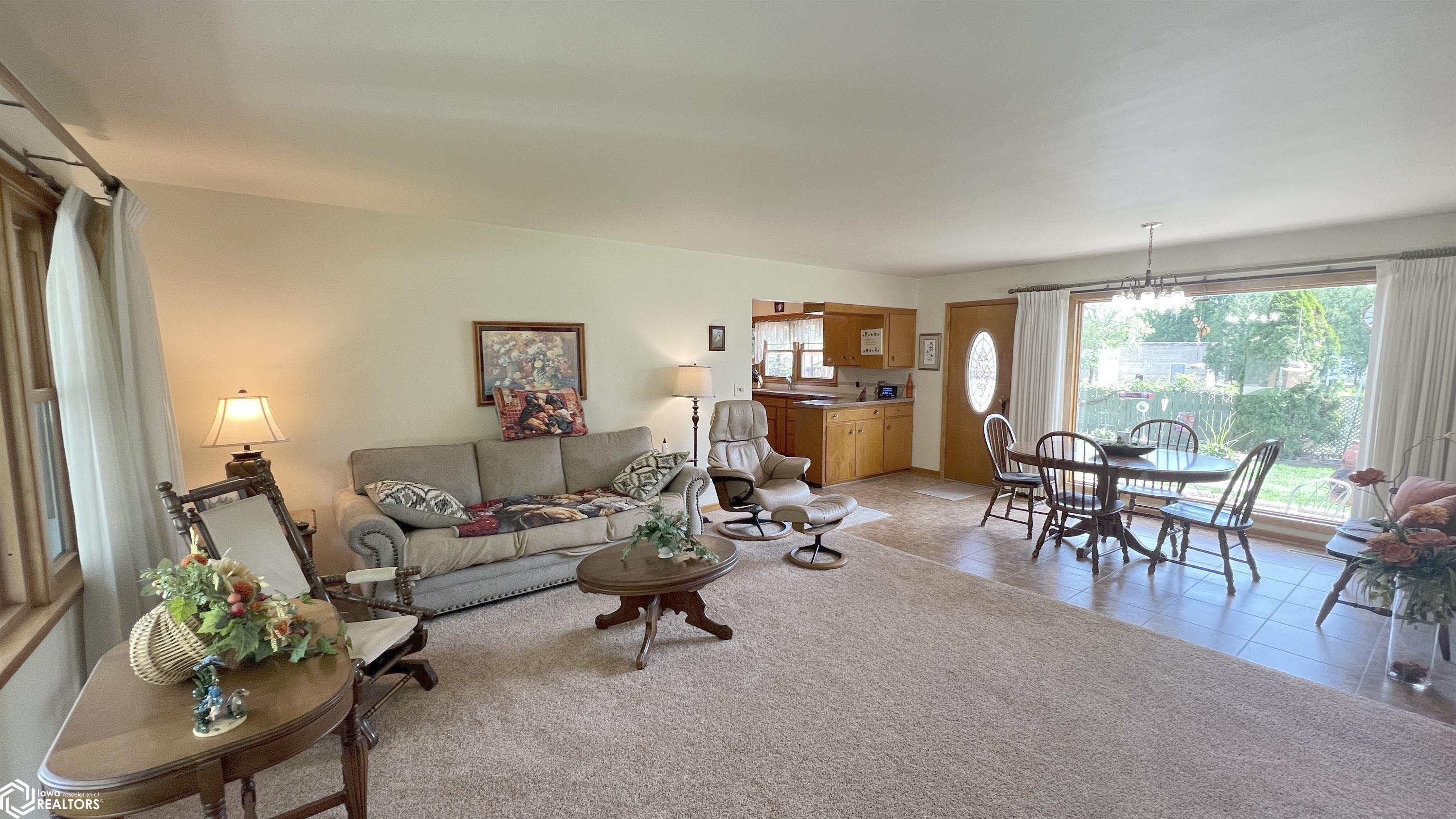 1715 Hillcrest Drive, Mason City, Iowa image 6