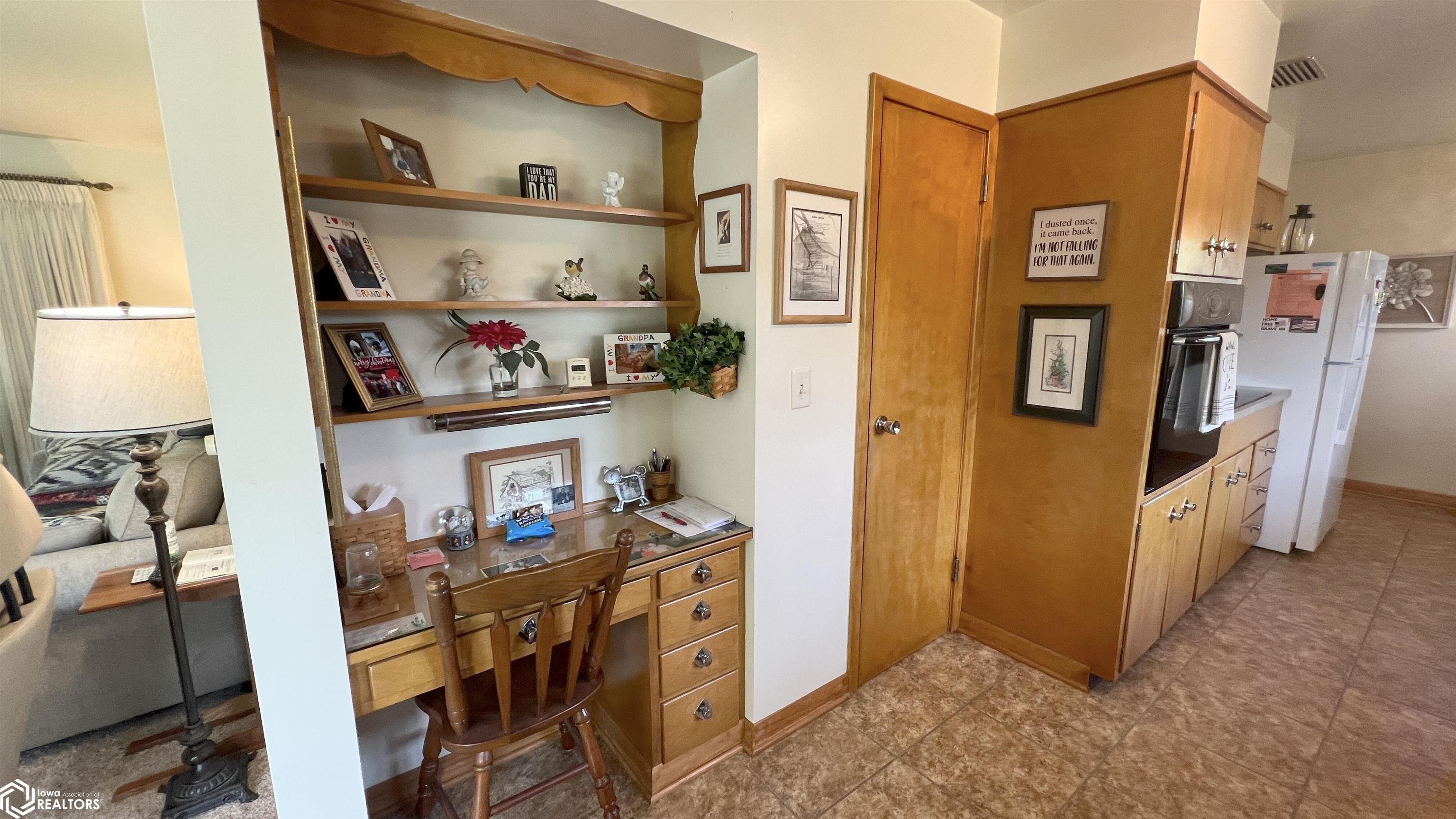 1715 Hillcrest Drive, Mason City, Iowa image 9