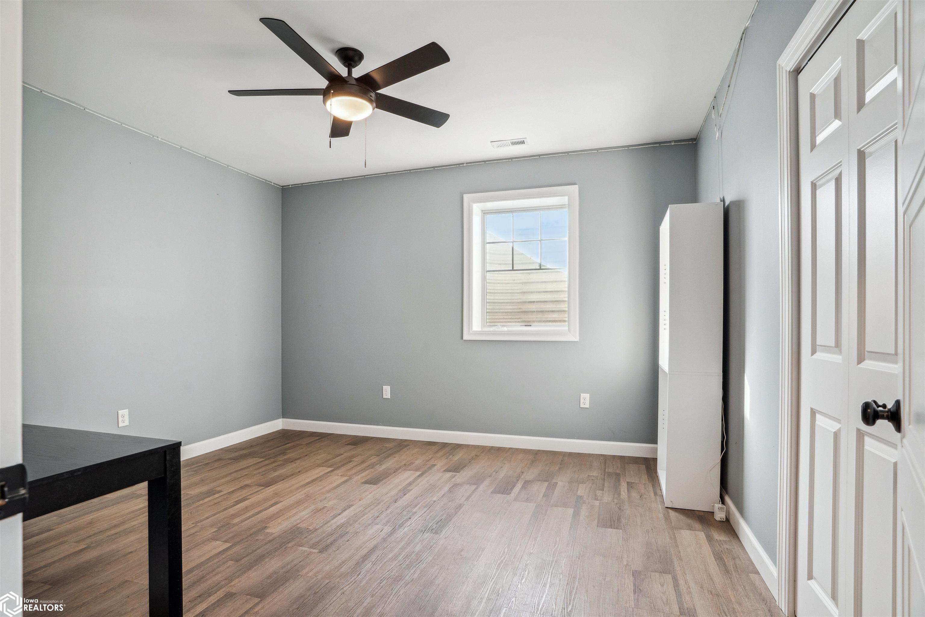 2230 S 32nd, Fairfield, Iowa image 32