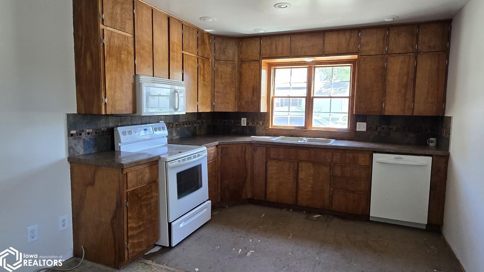 710 S Mill Street, Lake Mills, Iowa image 2