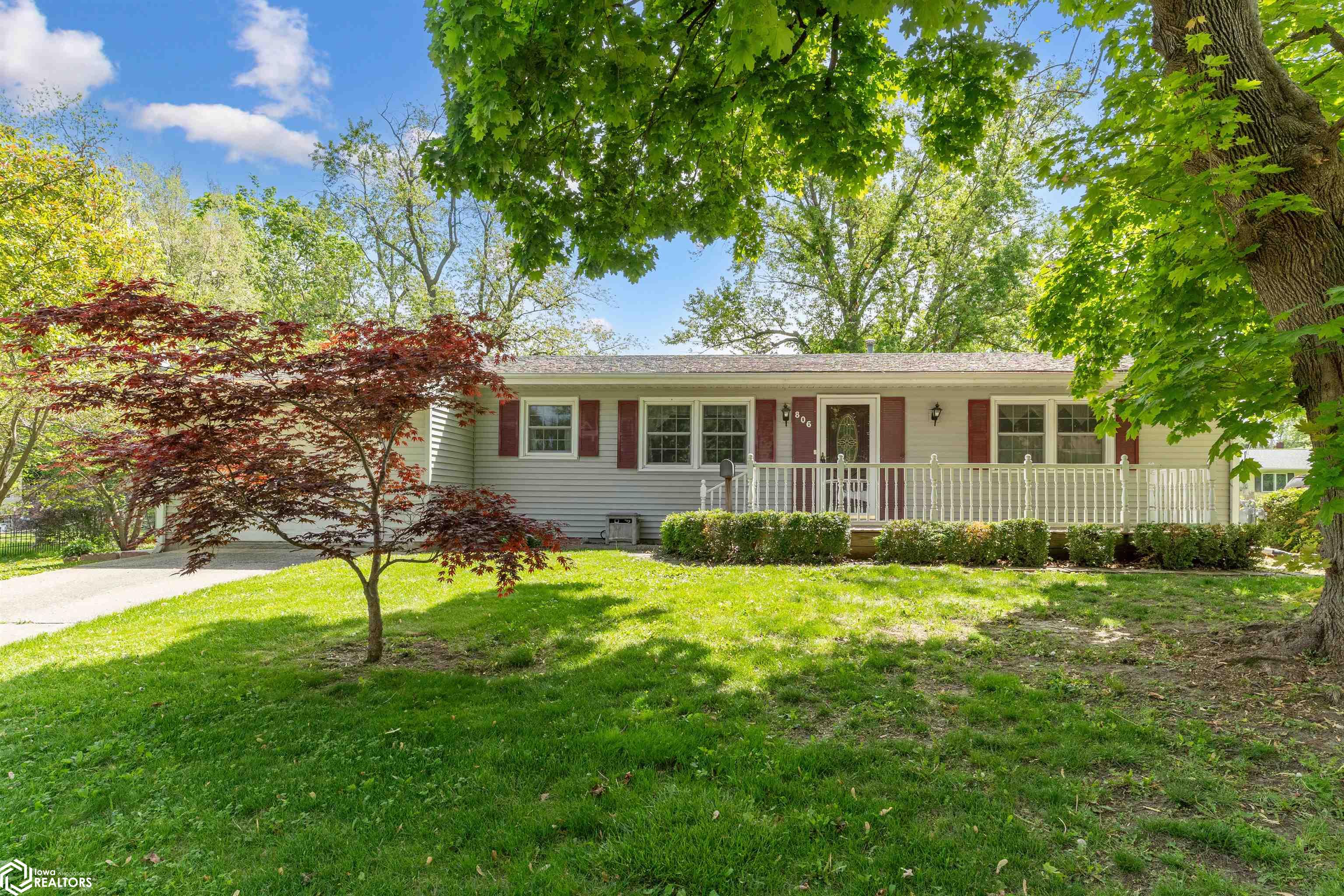 806 N Main St., Mount Pleasant, Iowa image 1