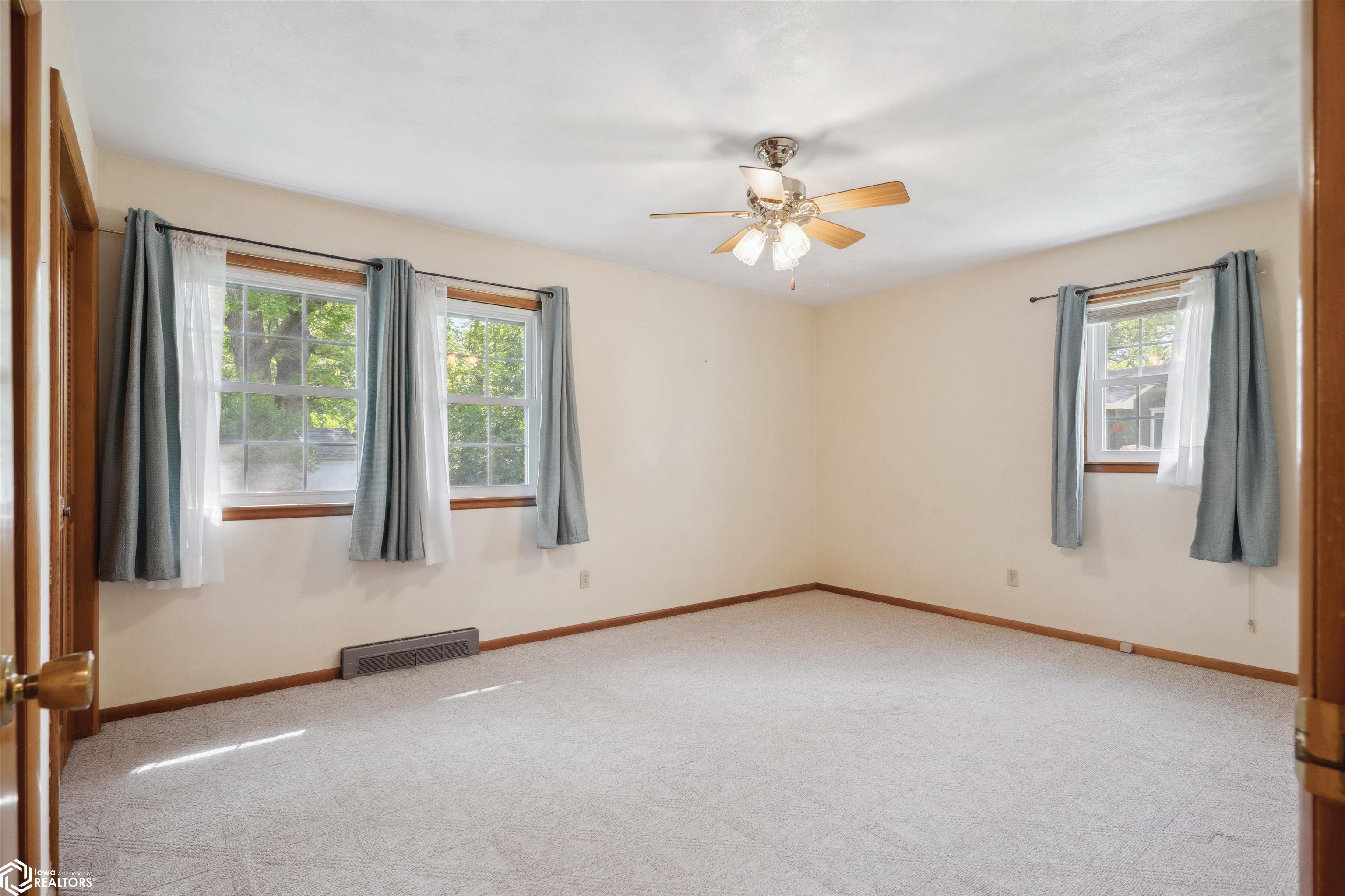 806 N Main St., Mount Pleasant, Iowa image 16