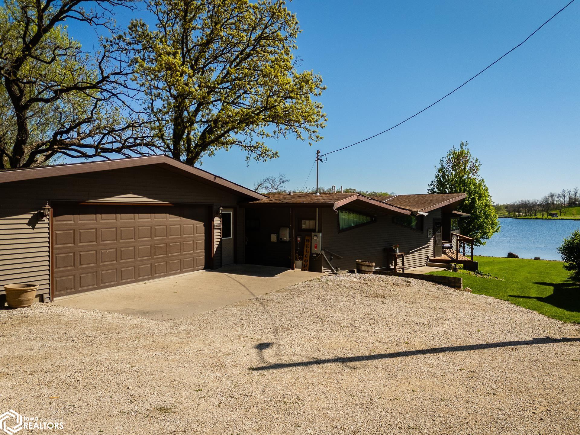 2142 Pine Bend Drive, Garwin, Iowa image 1
