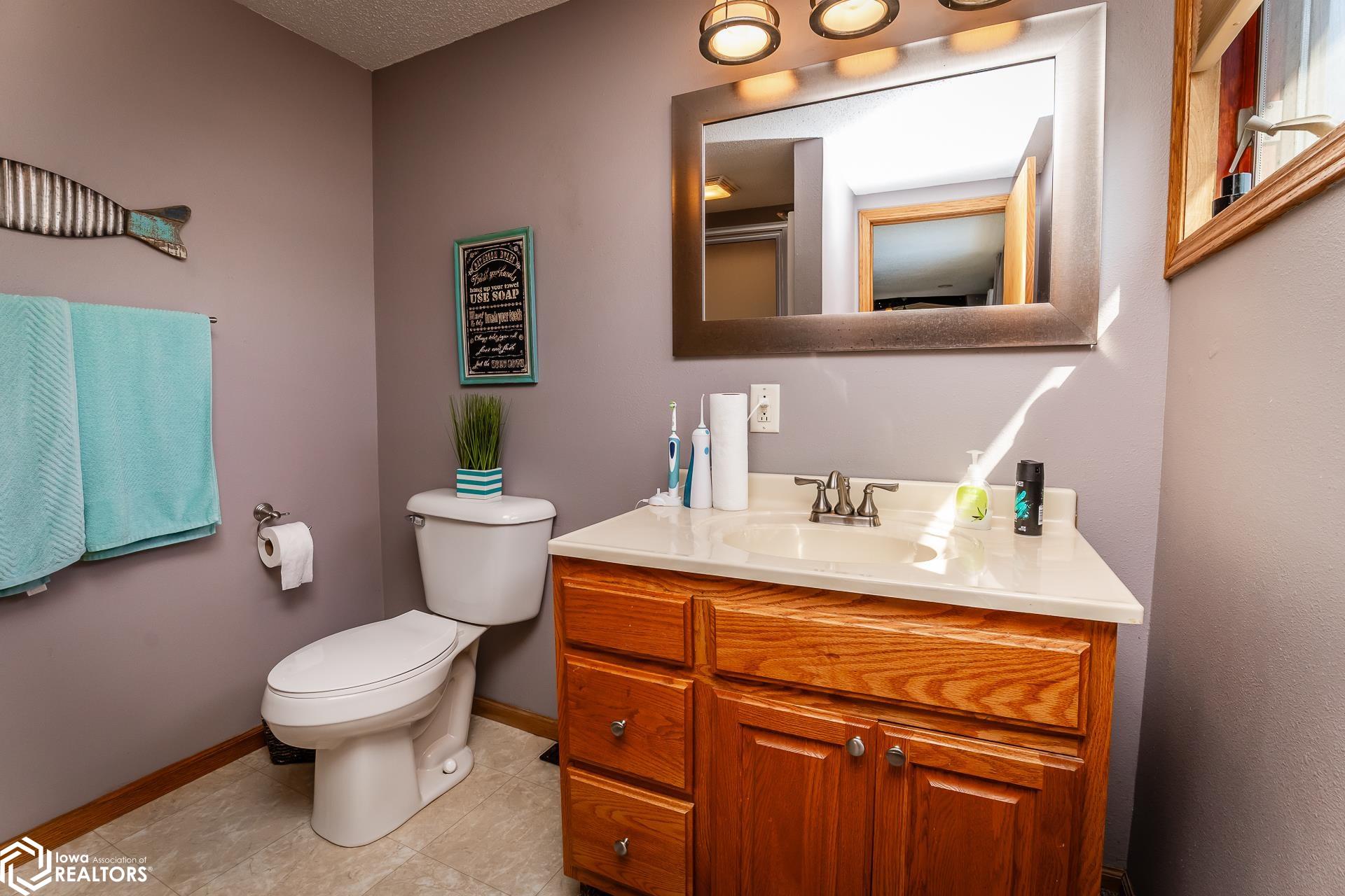 2142 Pine Bend Drive, Garwin, Iowa image 24