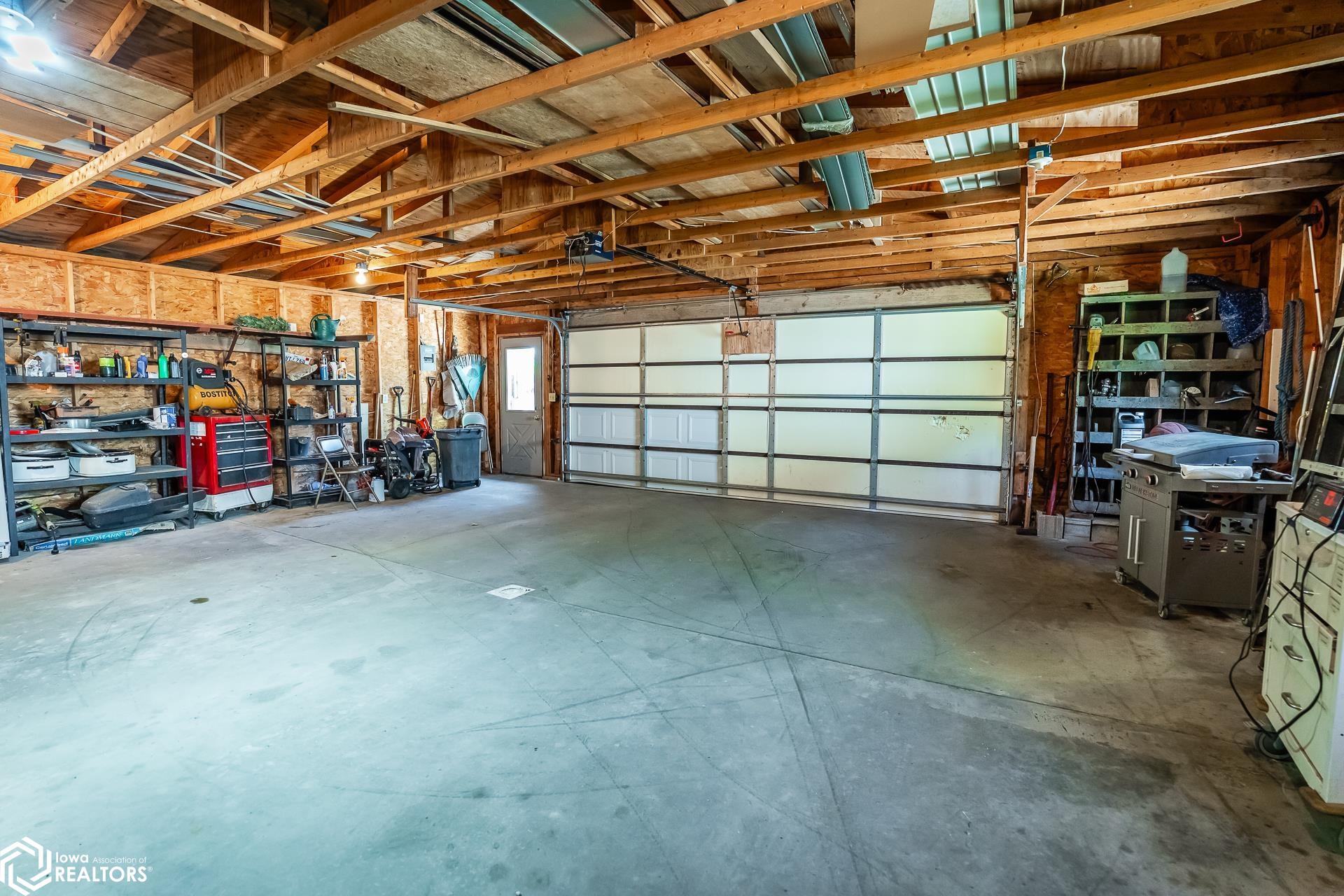 2142 Pine Bend Drive, Garwin, Iowa image 27