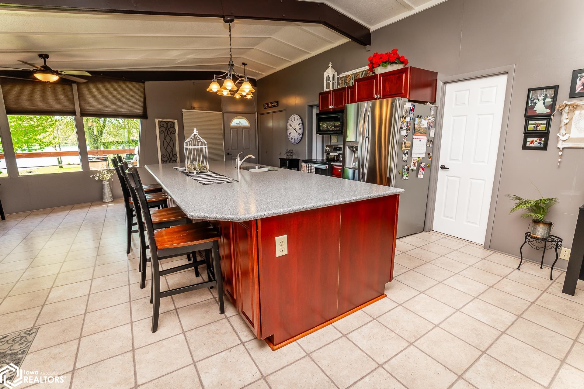 2142 Pine Bend Drive, Garwin, Iowa image 10