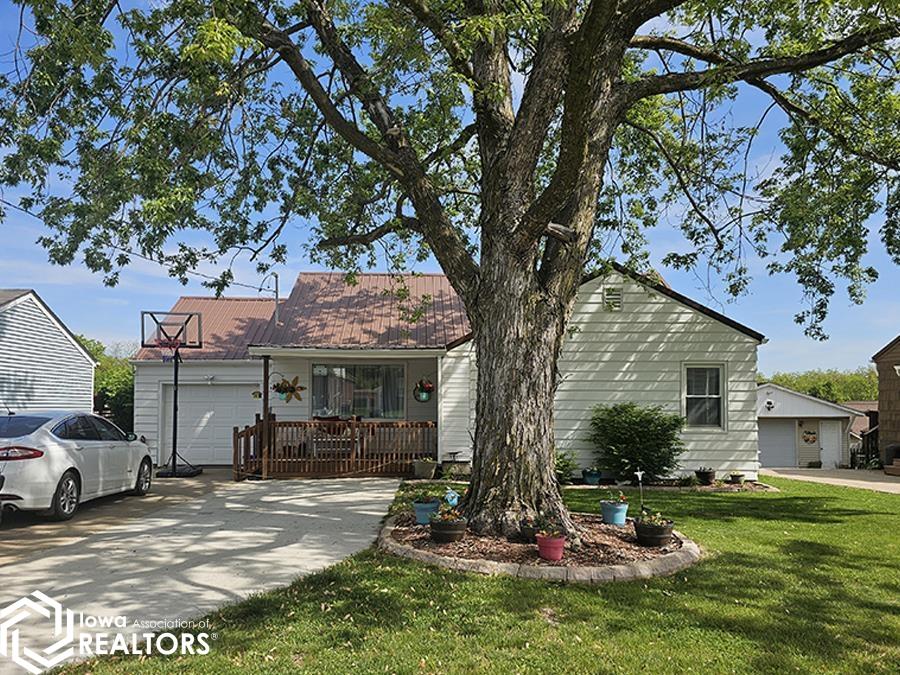 417 Grandview Avenue, Ottumwa, Iowa image 1